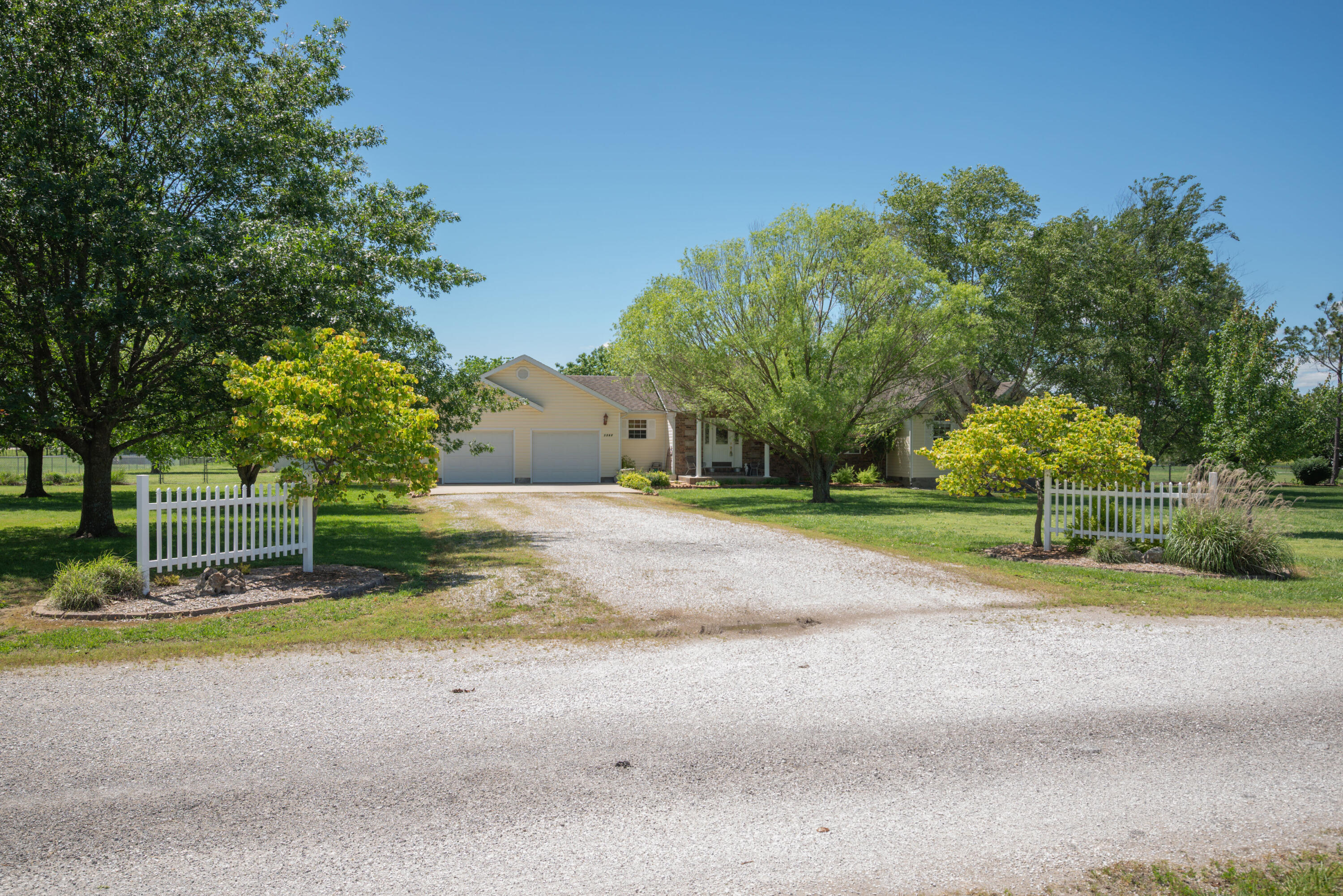 1362 Meadowview Lane Property Photo 2