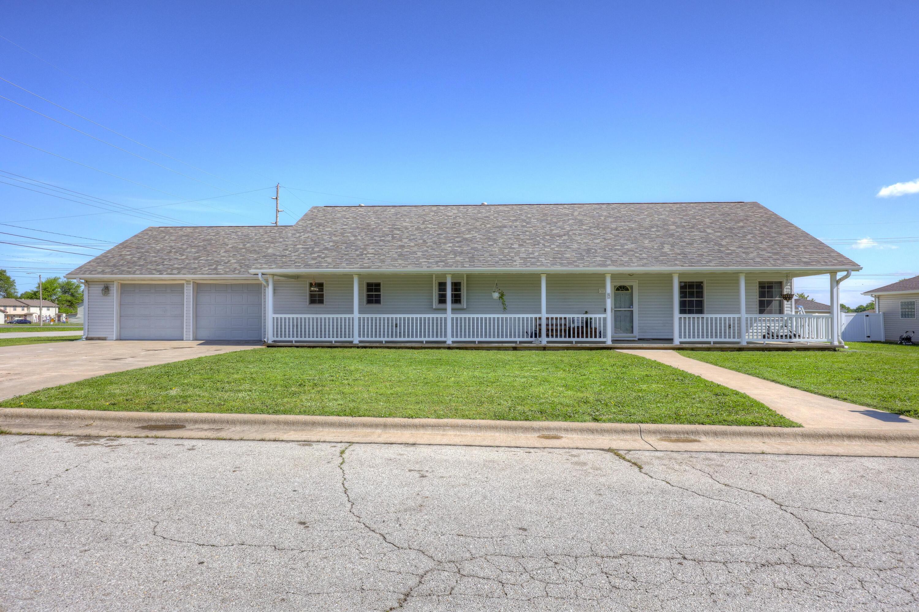 707 Lexie Lane Property Photo 1