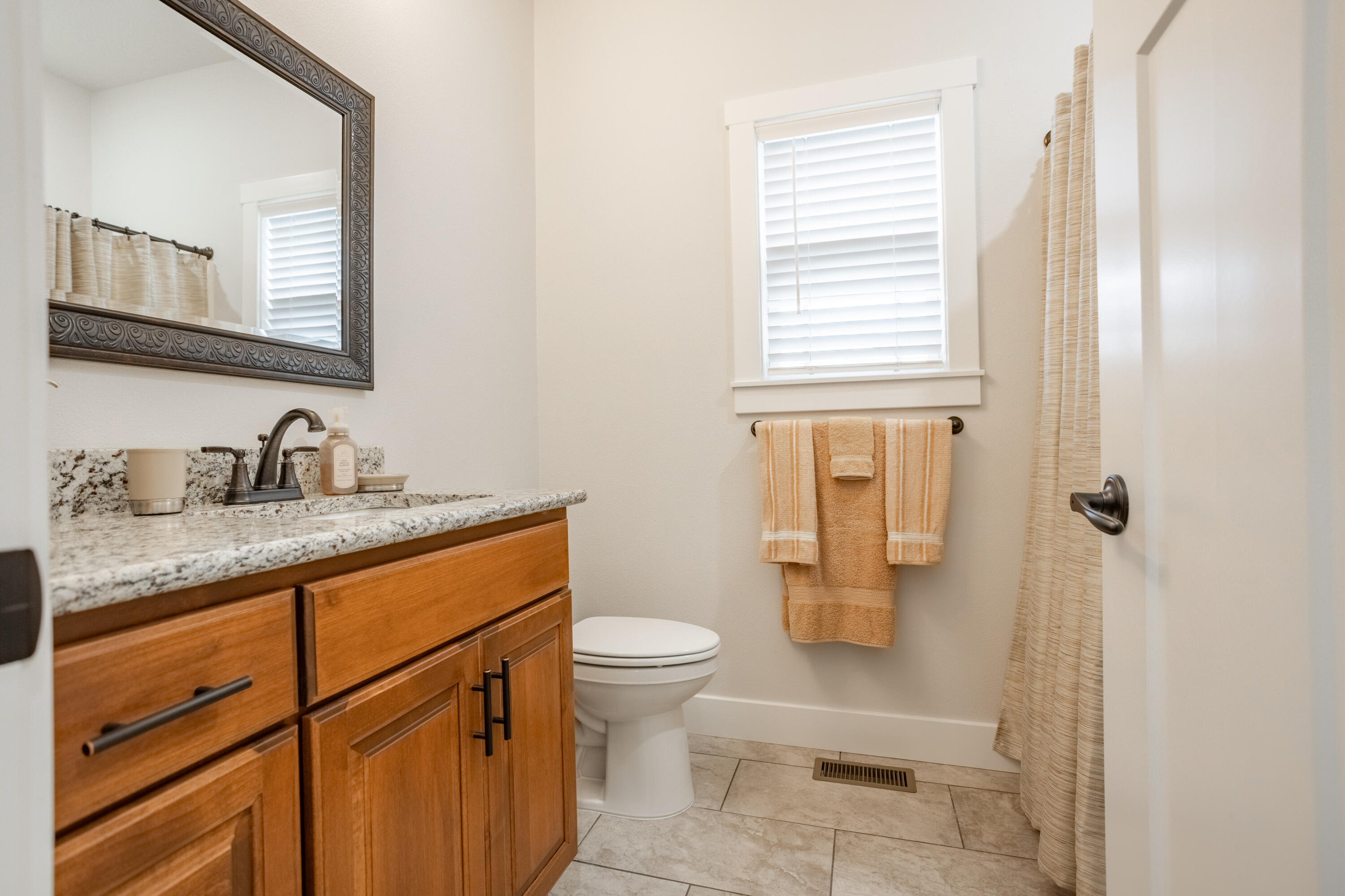 4738 North Florence Avenue Property Photo 23