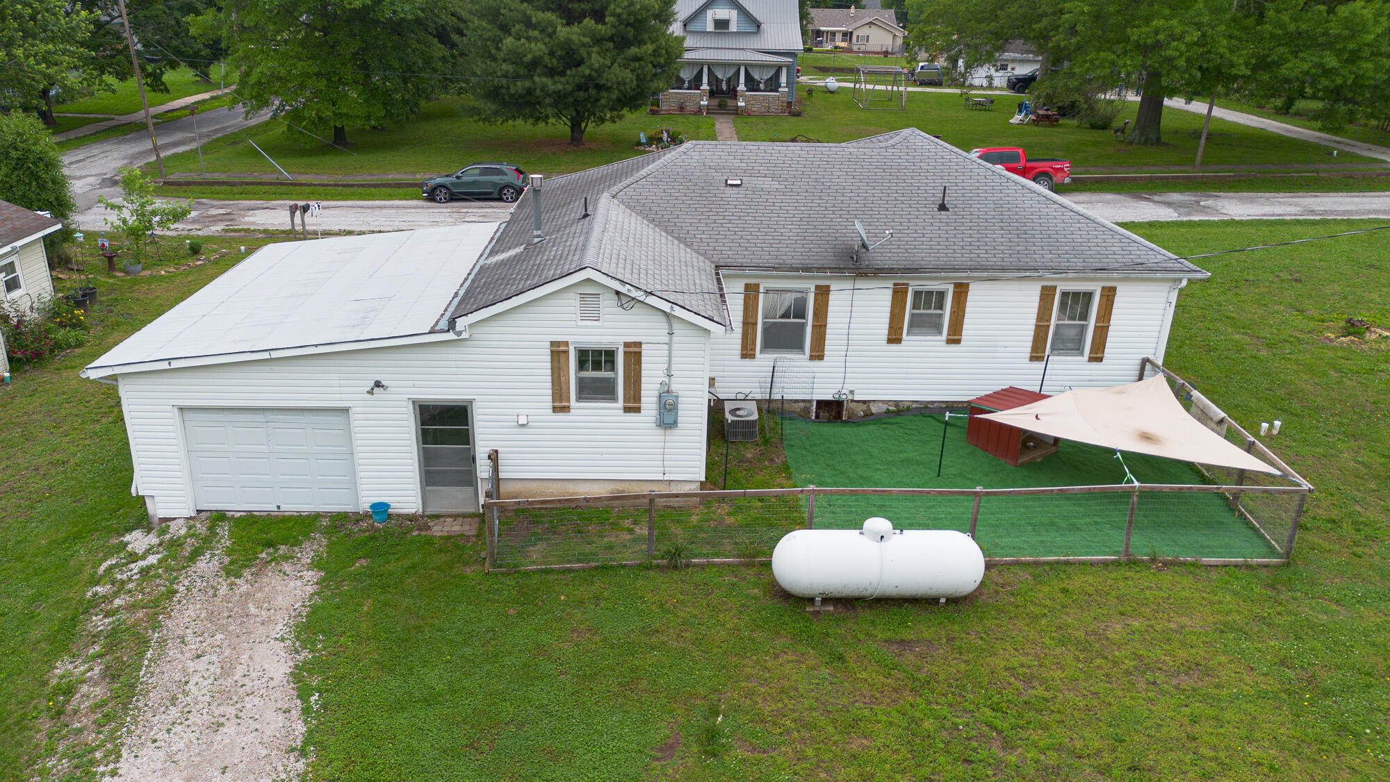 205 North Jefferson Street Property Photo 4