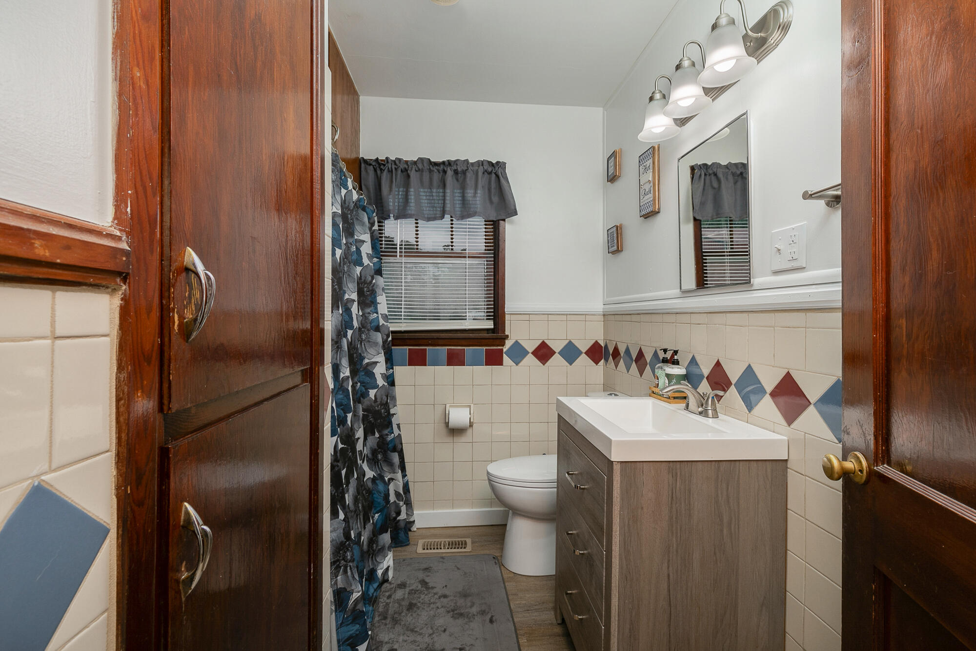 205 North Jefferson Street Property Photo 18