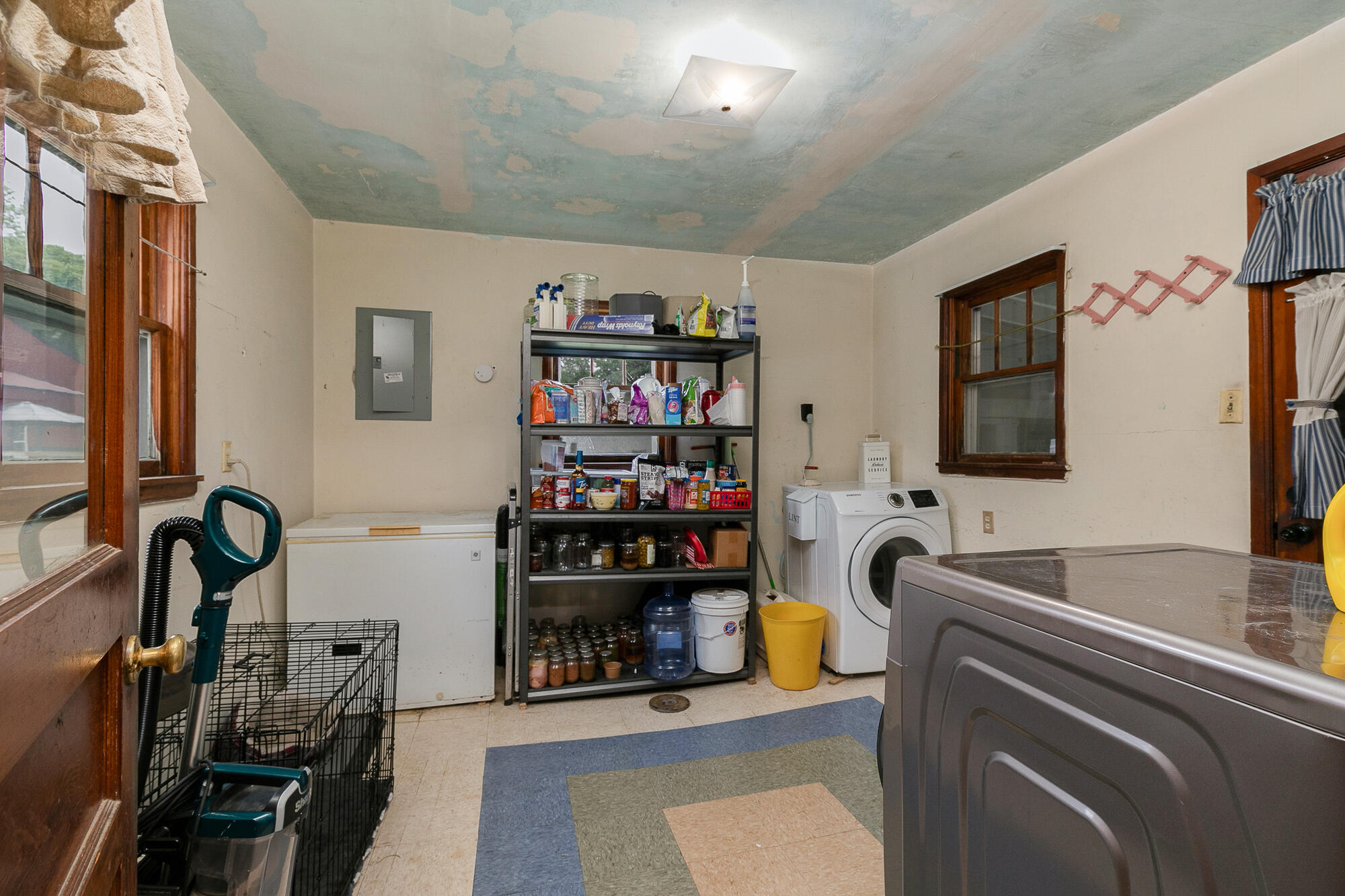 205 North Jefferson Street Property Photo 24