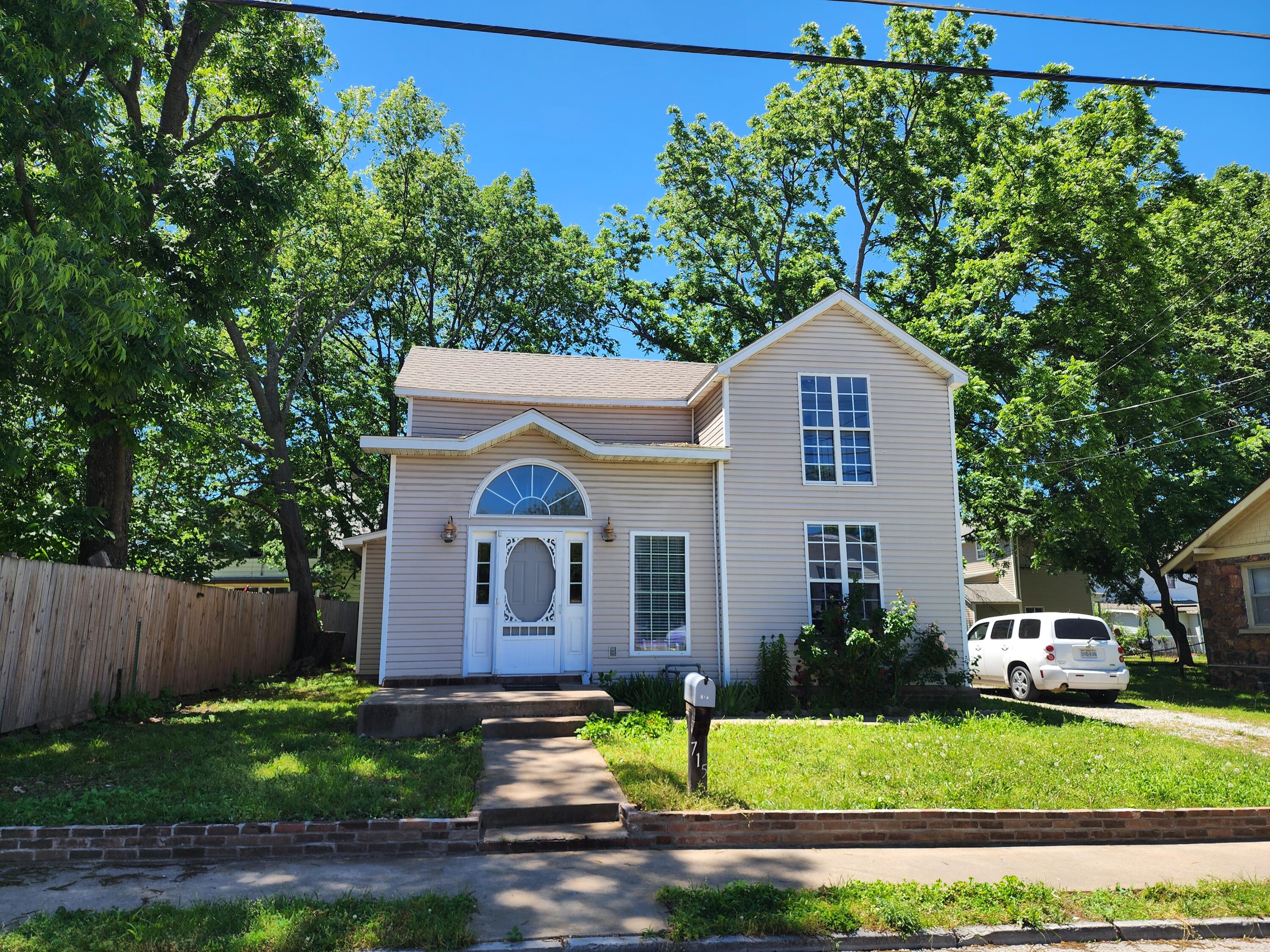 715 Lincoln St. Property Photo 1