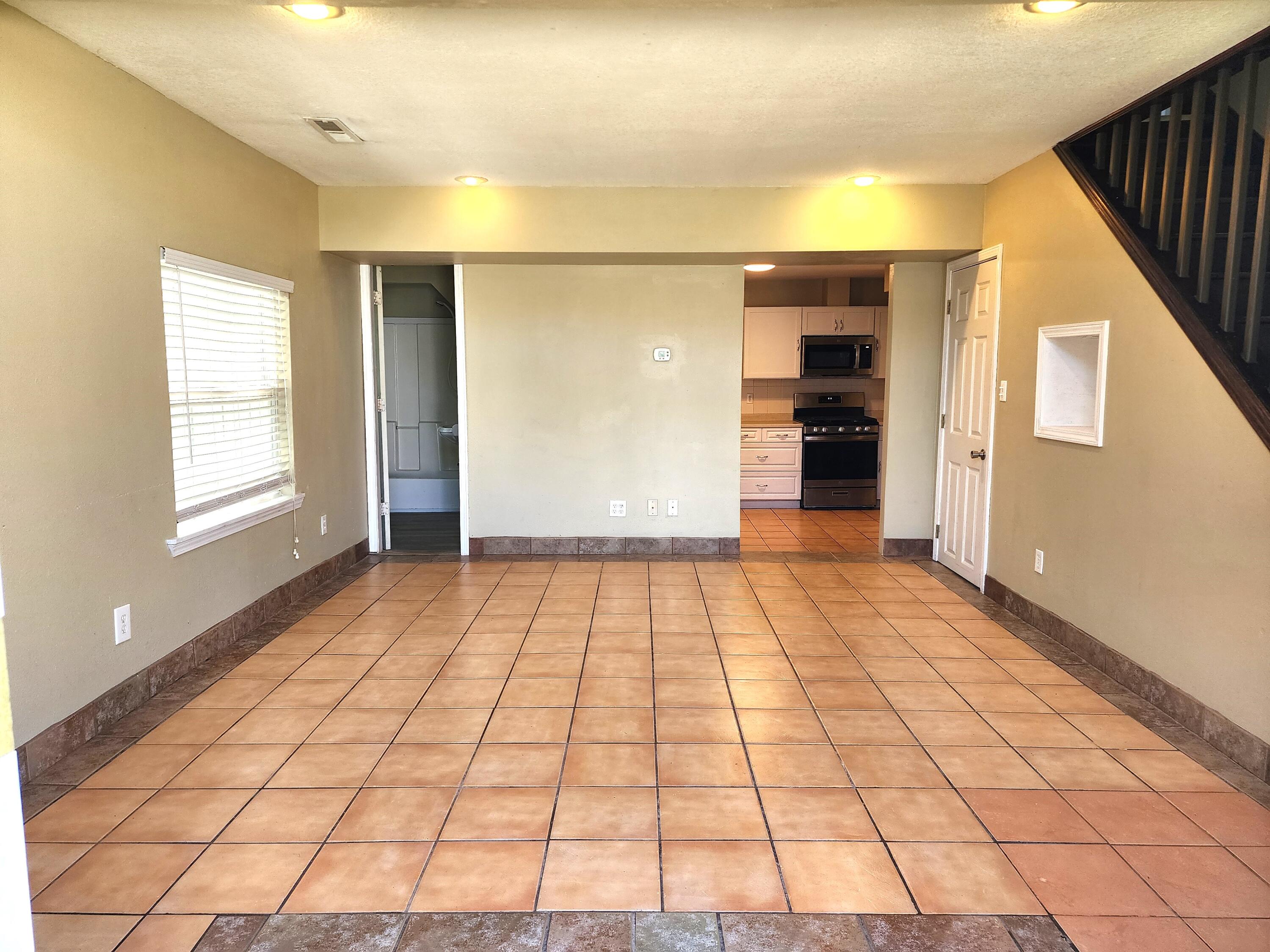 715 Lincoln St. Property Photo 5
