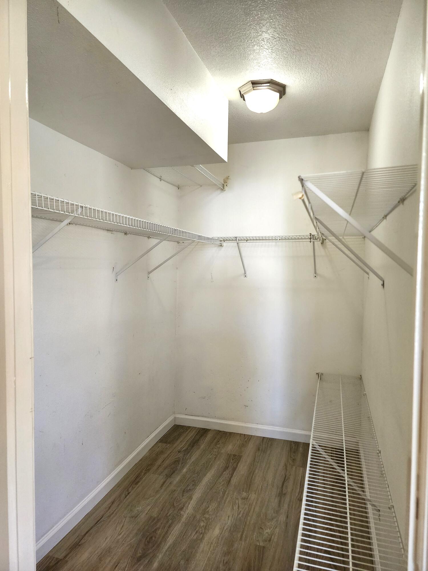 715 Lincoln St. Property Photo 8
