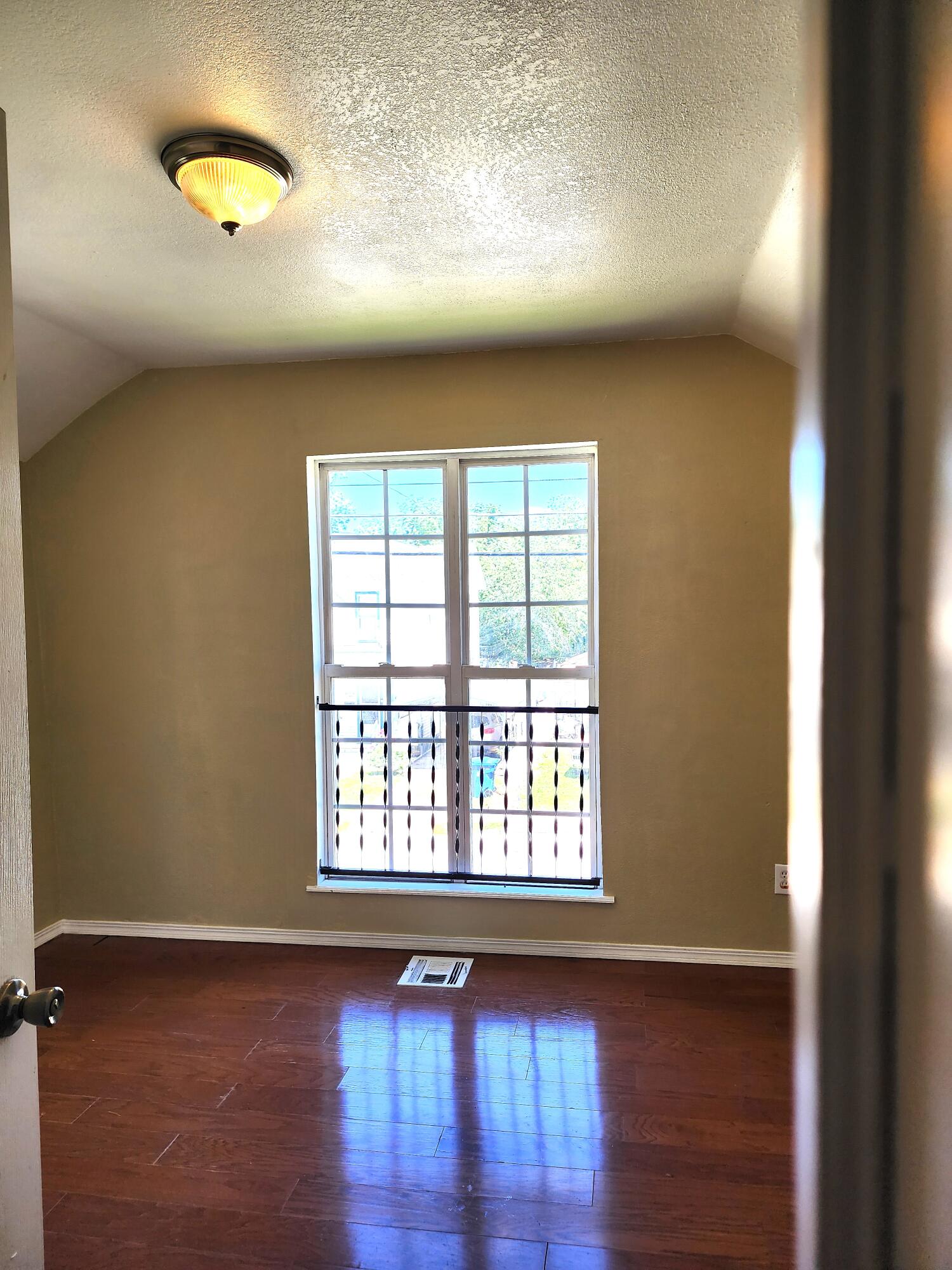 715 Lincoln St. Property Photo 11