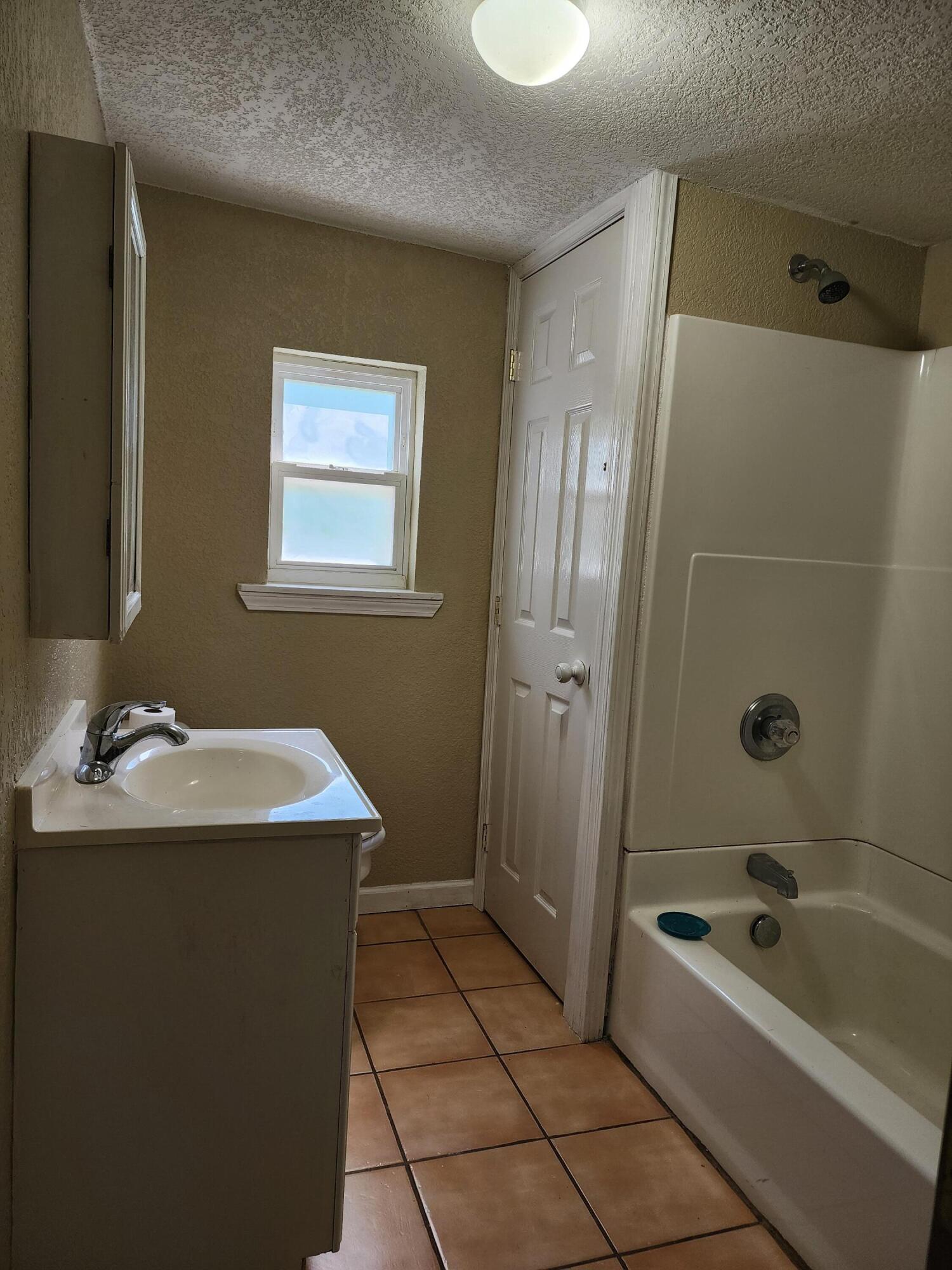 715 Lincoln St. Property Photo 12