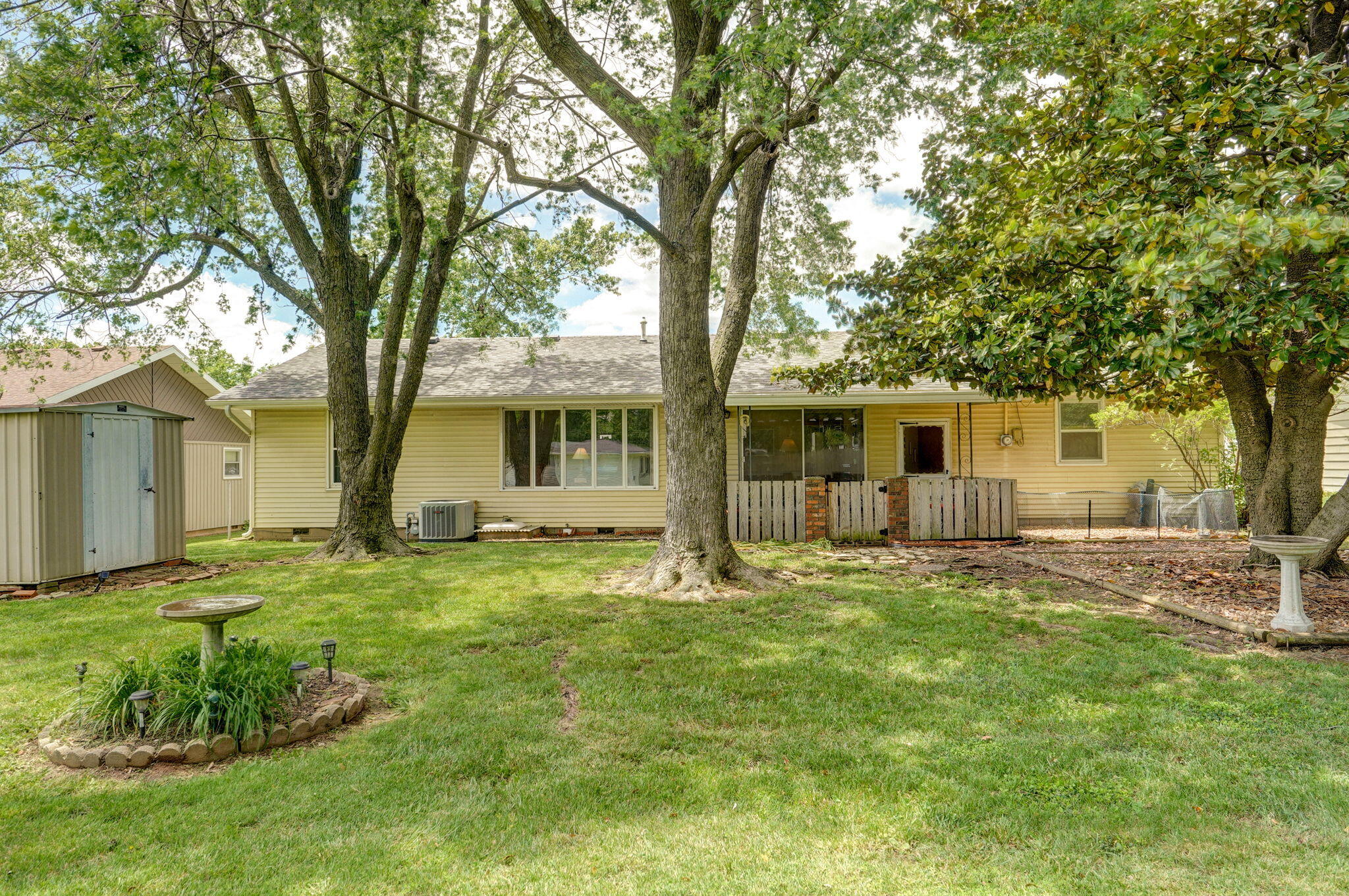 940 Carl Allen Street Property Photo 2