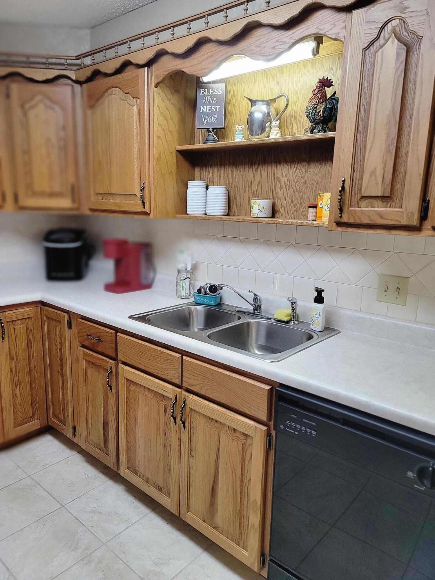 150 Sunken Forest Drive Property Photo 11