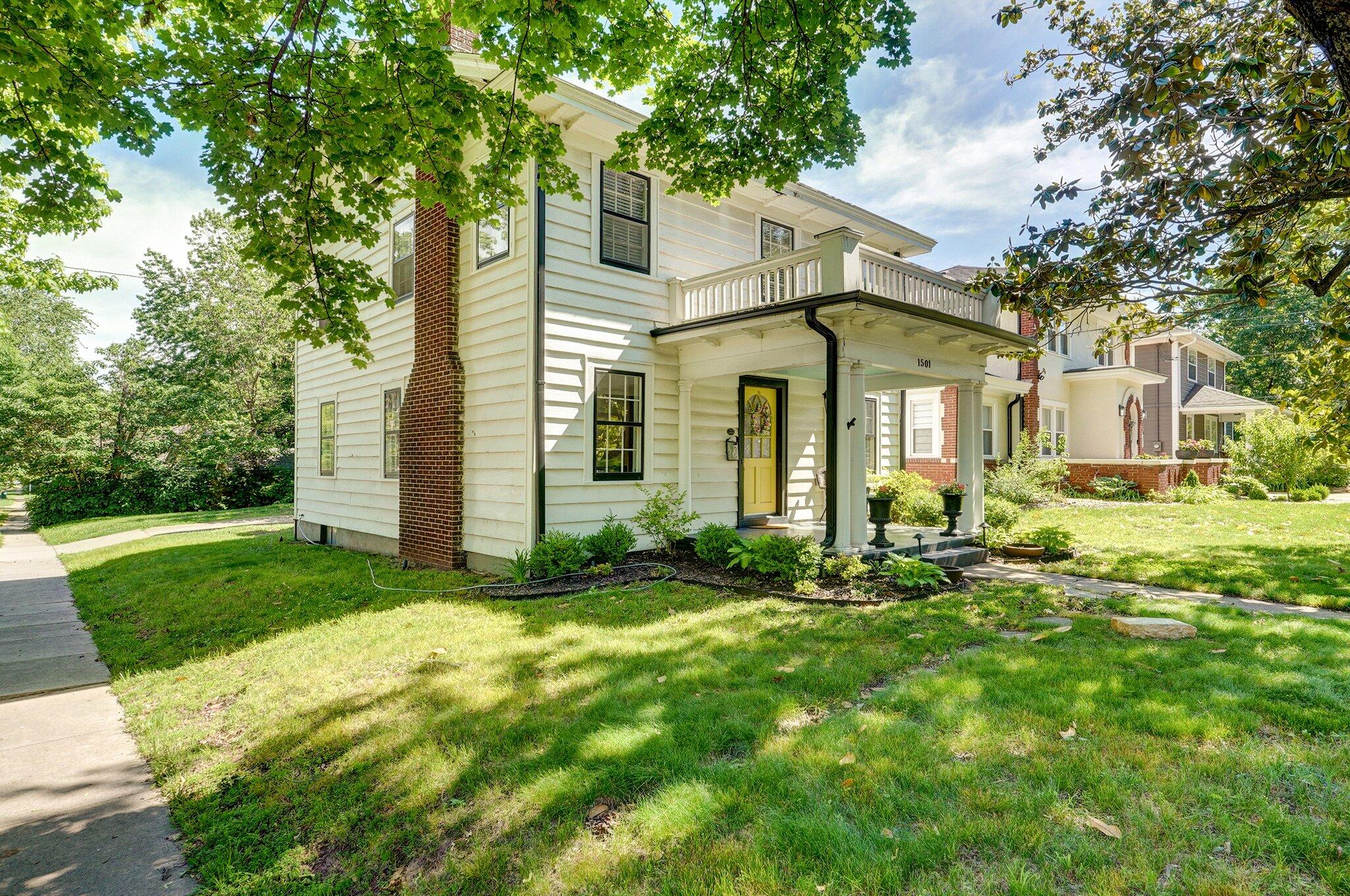 1501 East Walnut Street Property Photo 3