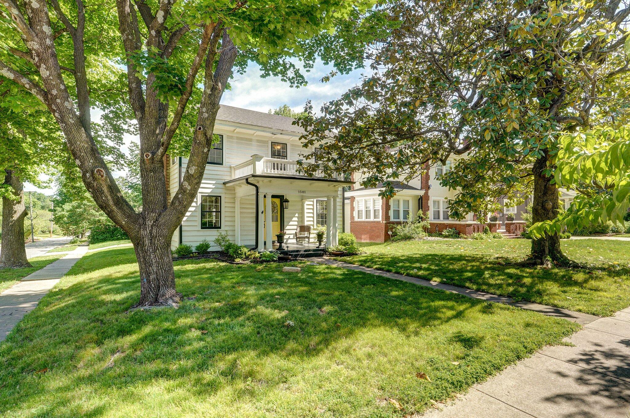1501 East Walnut Street Property Photo 4