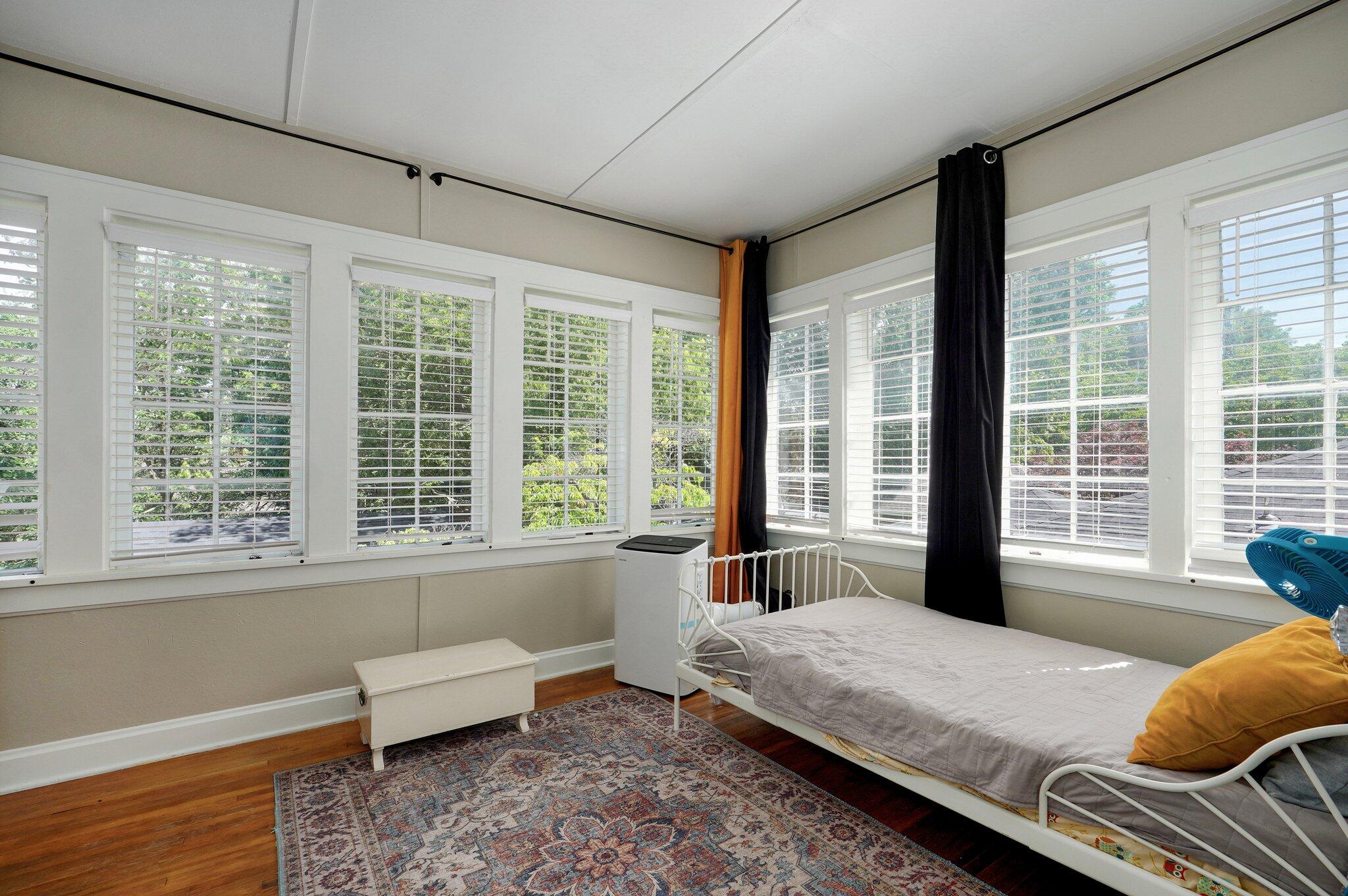 1501 East Walnut Street Property Photo 27
