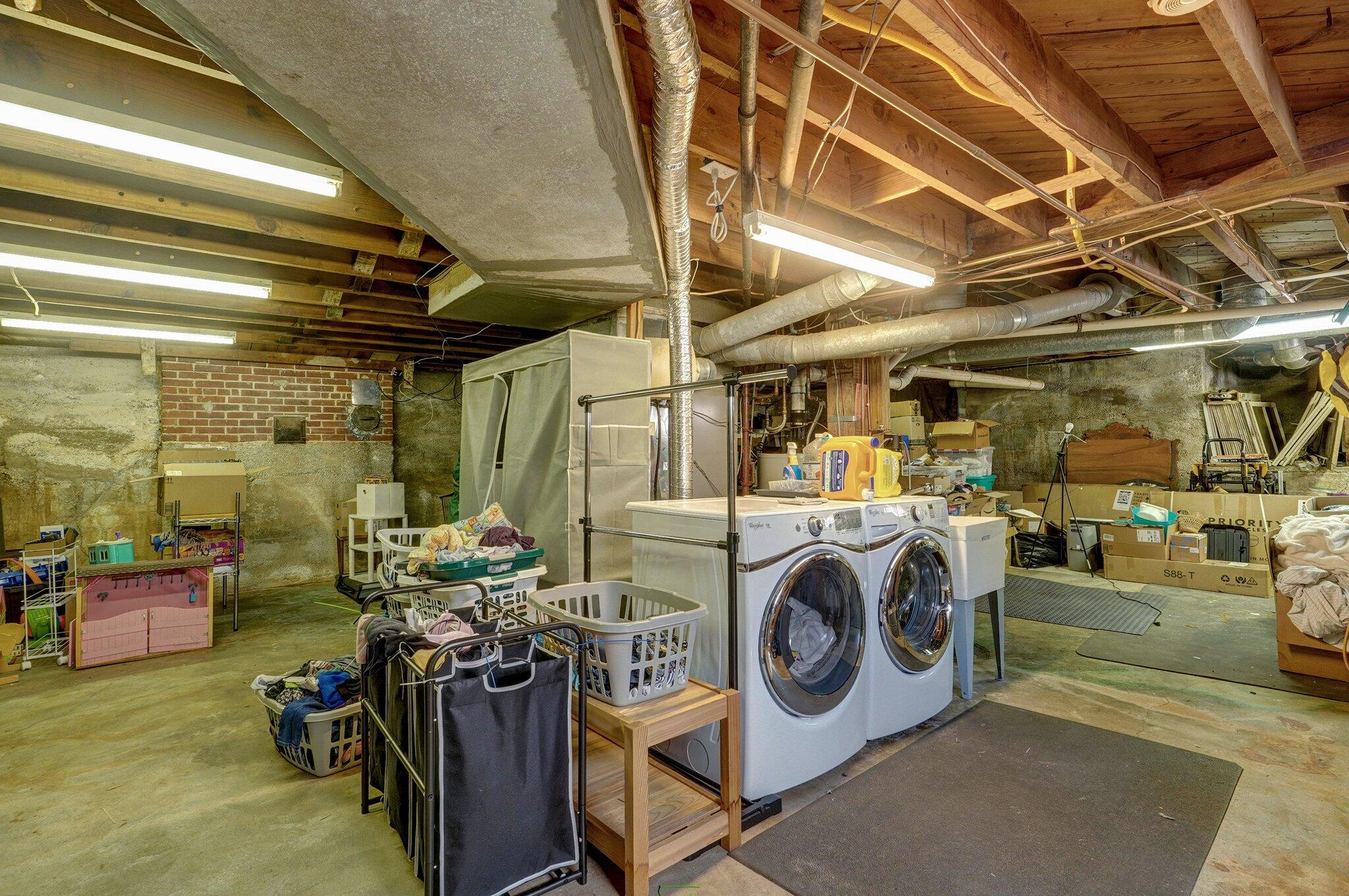 1501 East Walnut Street Property Photo 30