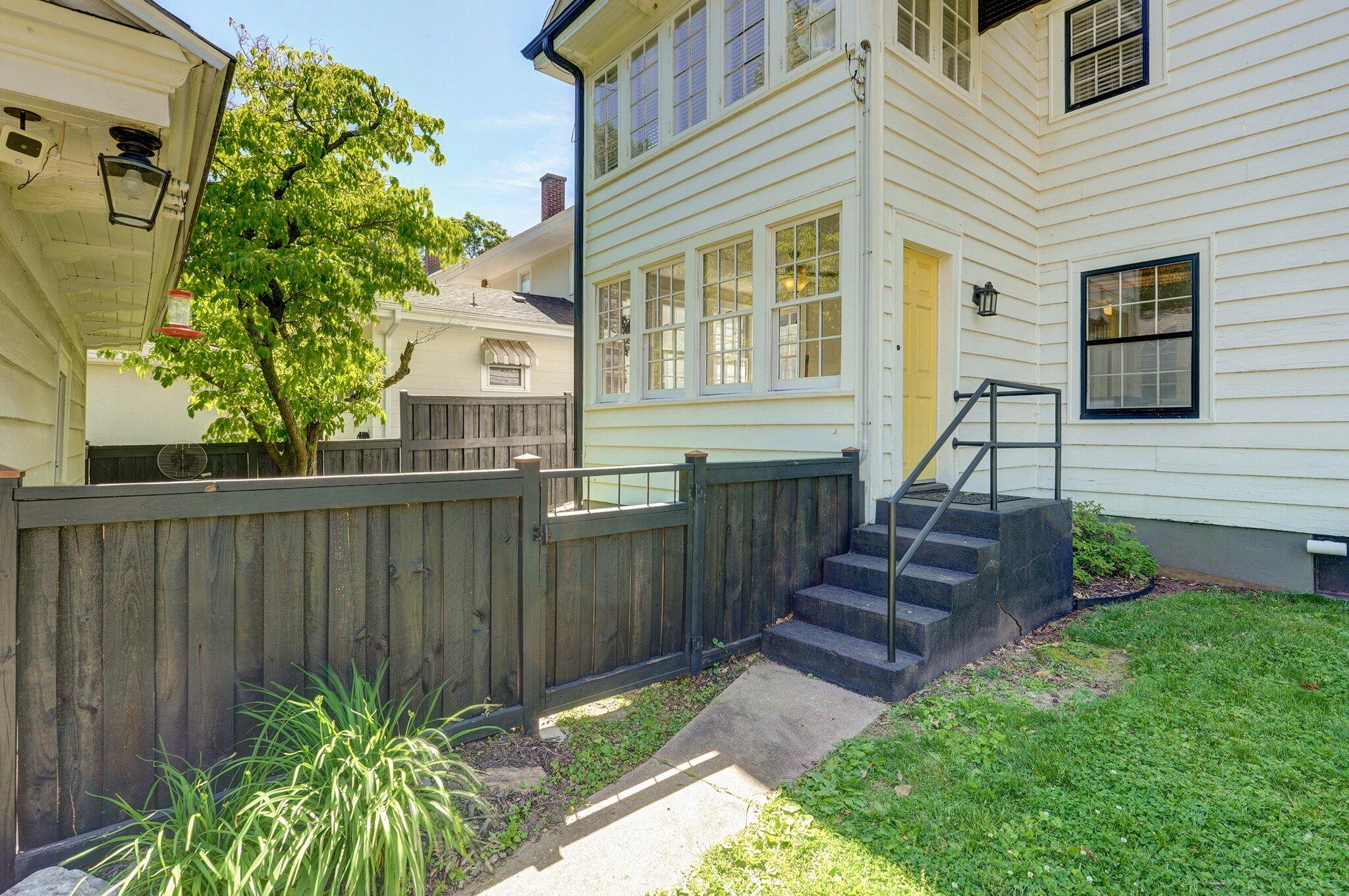 1501 East Walnut Street Property Photo 31