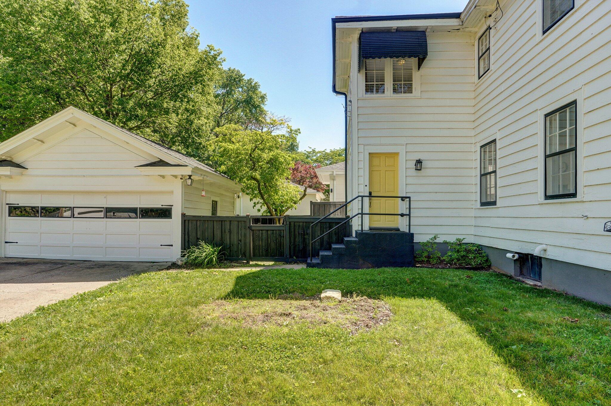 1501 East Walnut Street Property Photo 33