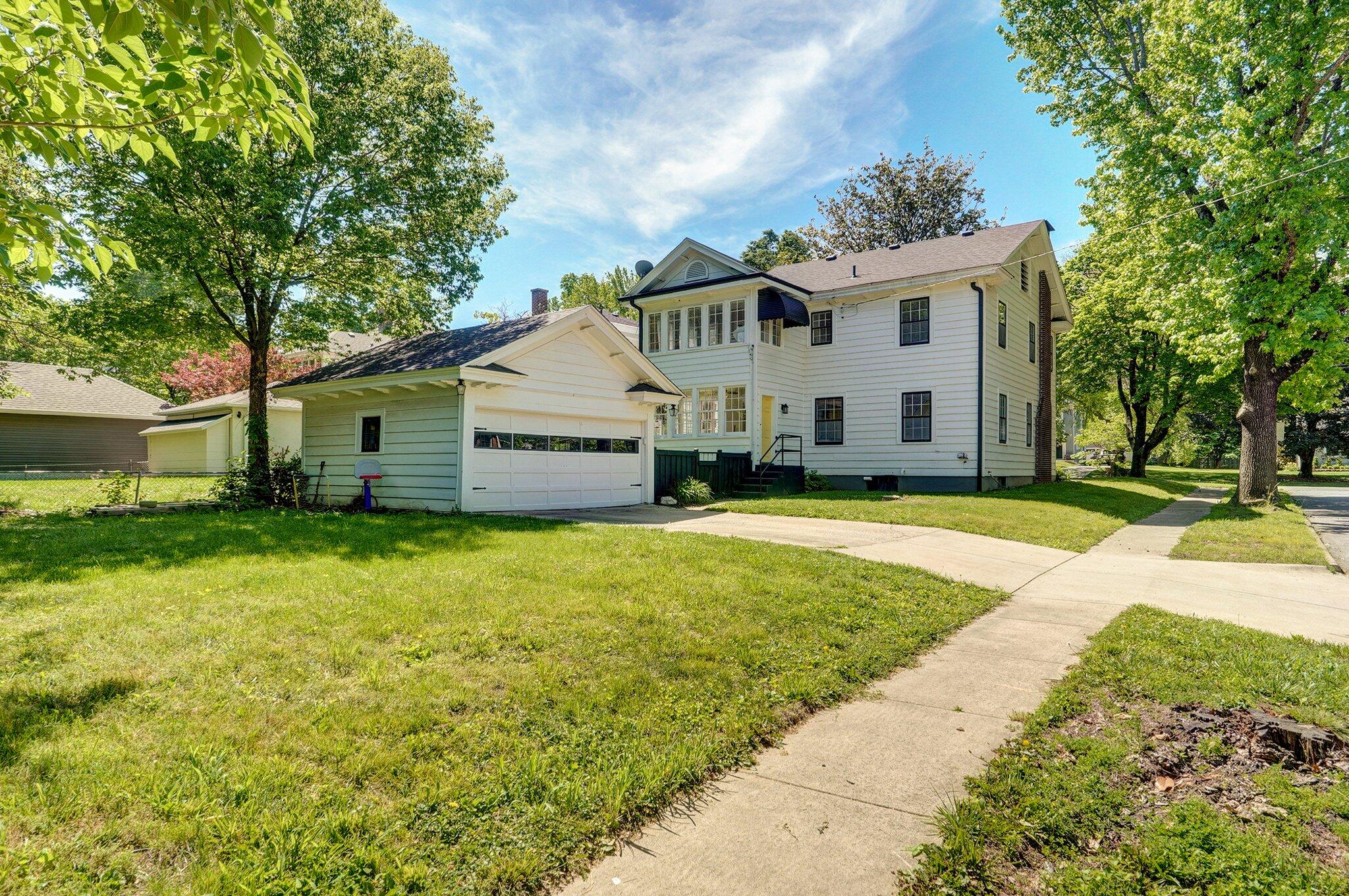 1501 East Walnut Street Property Photo 34