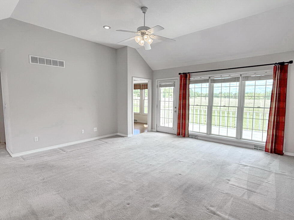 202 East Carman Road Property Photo 8
