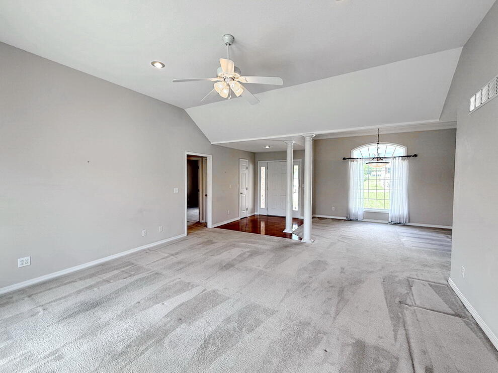 202 East Carman Road Property Photo 9