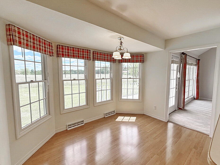 202 East Carman Road Property Photo 17