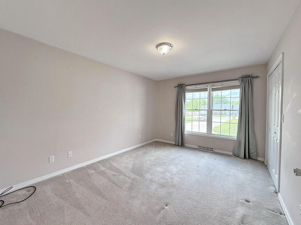 202 East Carman Road Property Photo 25