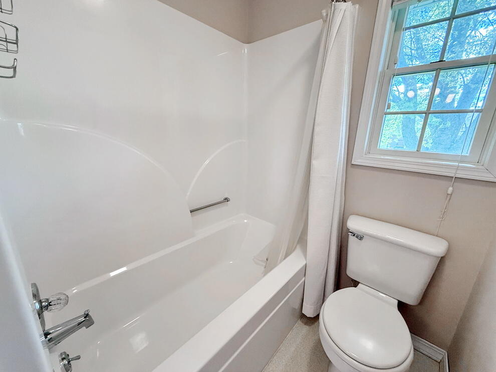 202 East Carman Road Property Photo 31