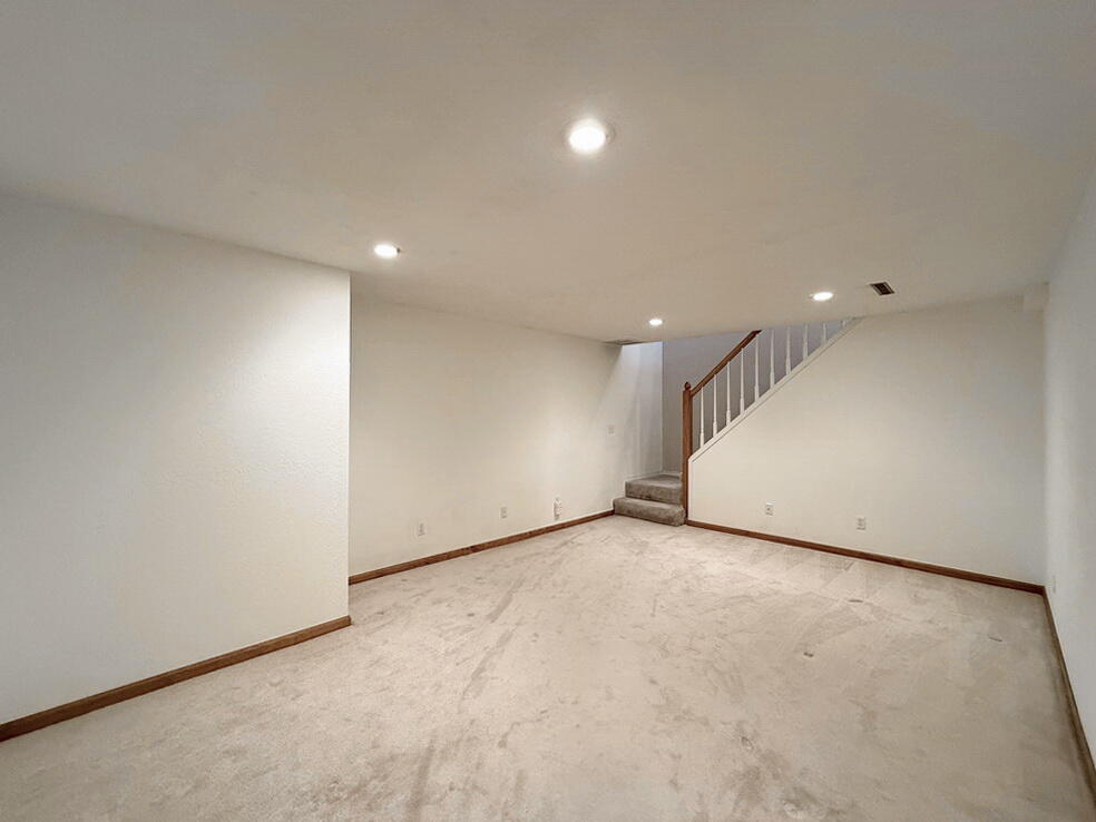 202 East Carman Road Property Photo 36