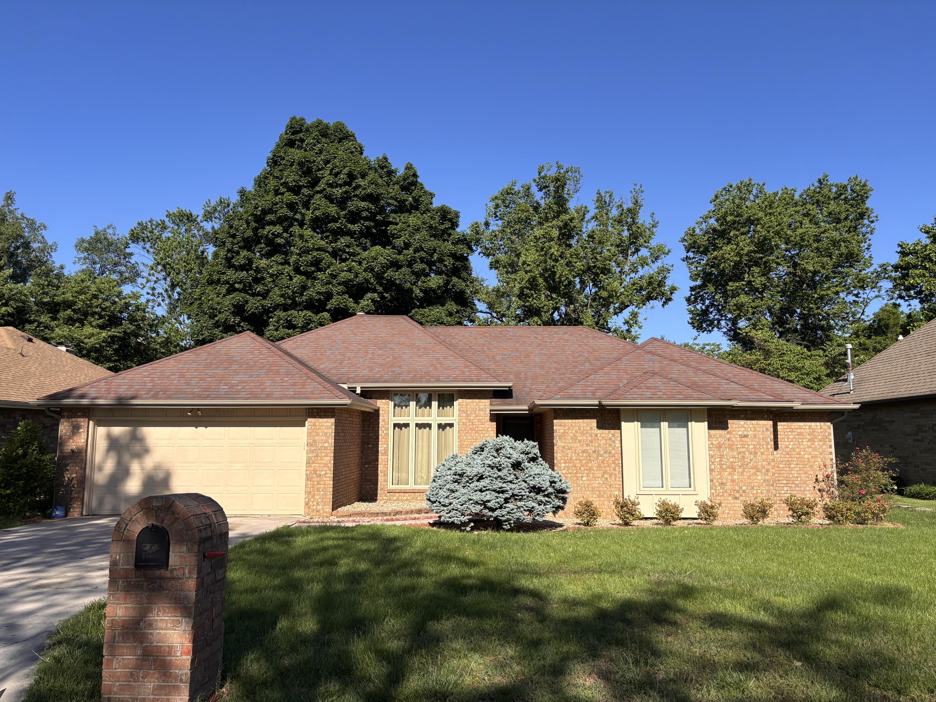3055 South Oak Avenue Property Photo 4