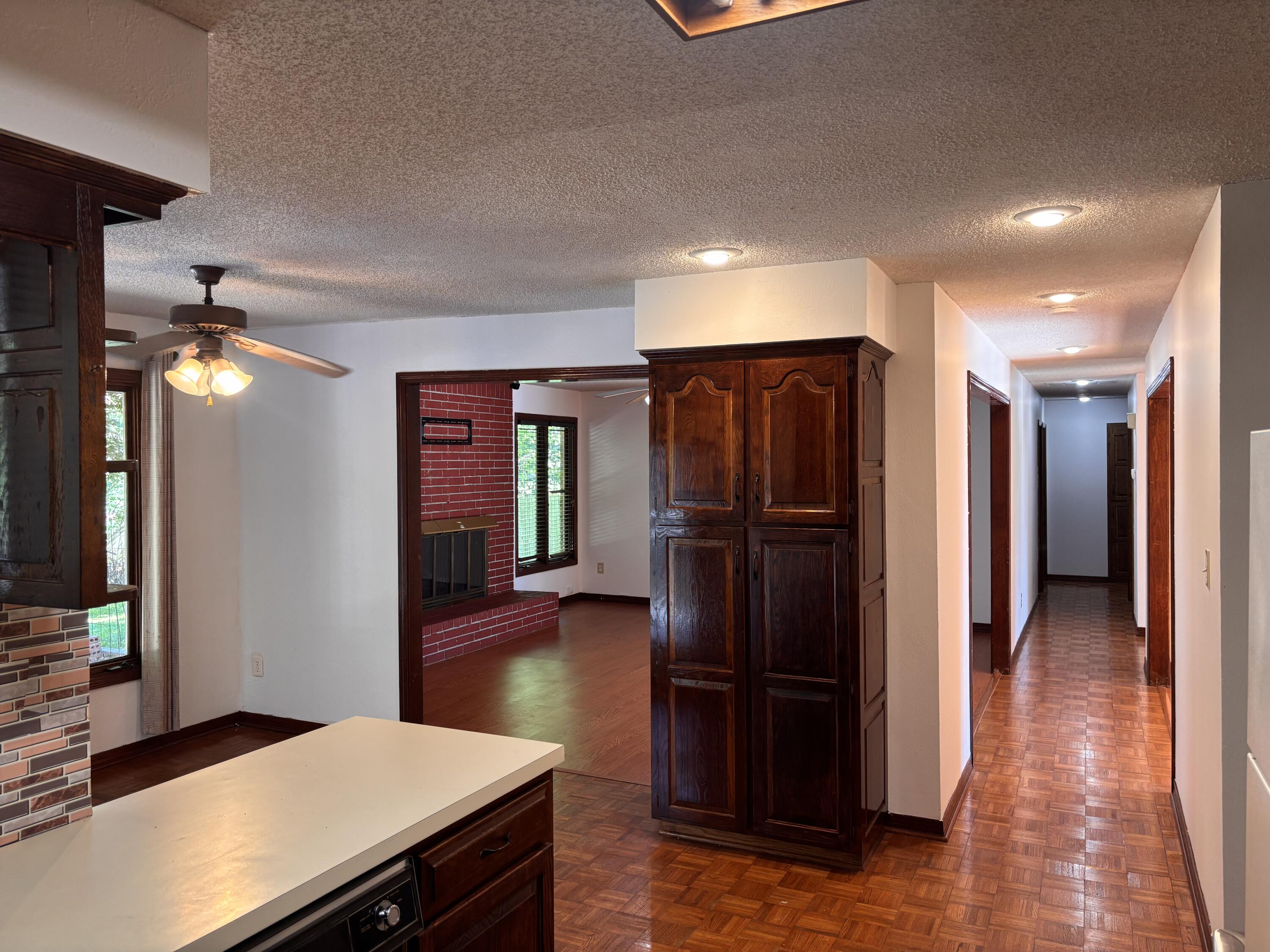 3055 South Oak Avenue Property Photo 8