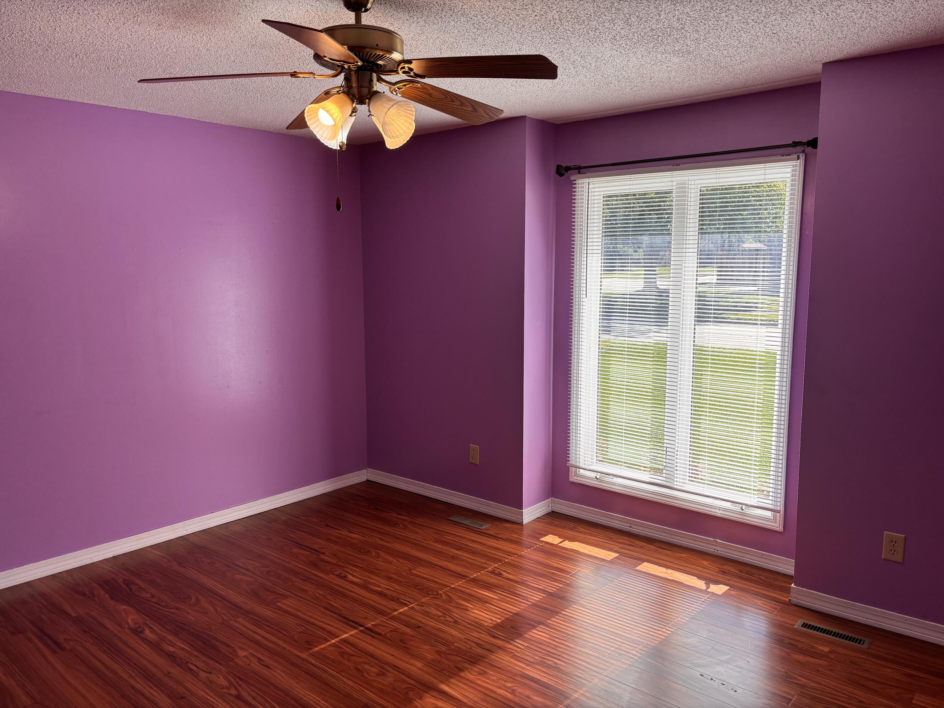 3055 South Oak Avenue Property Photo 17