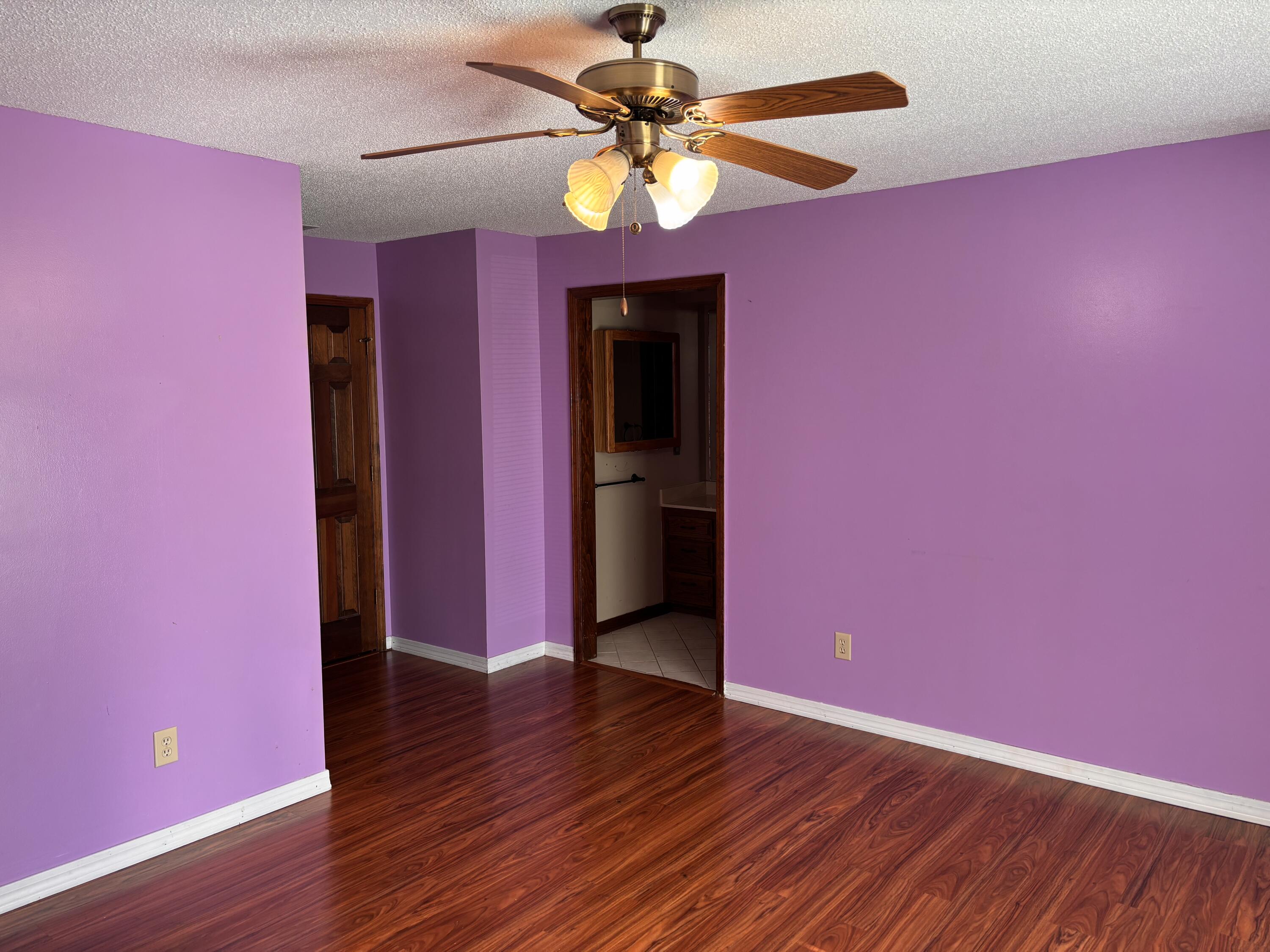 3055 South Oak Avenue Property Photo 18