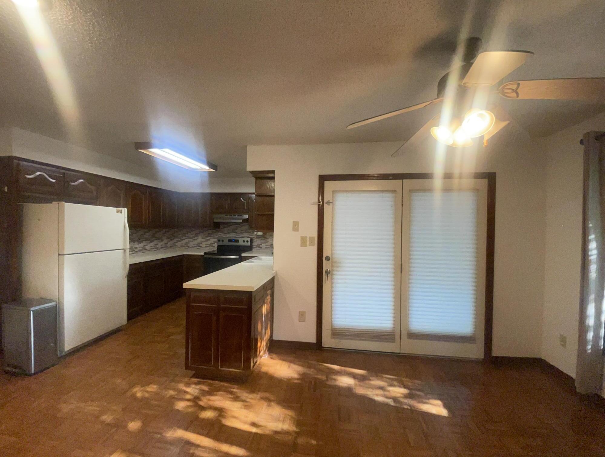 3055 South Oak Avenue Property Photo 28