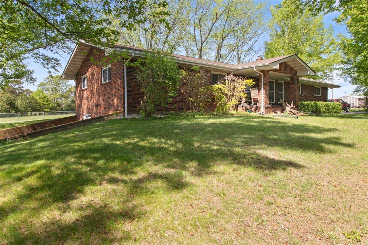 11755 Highway 137 Property Photo 2