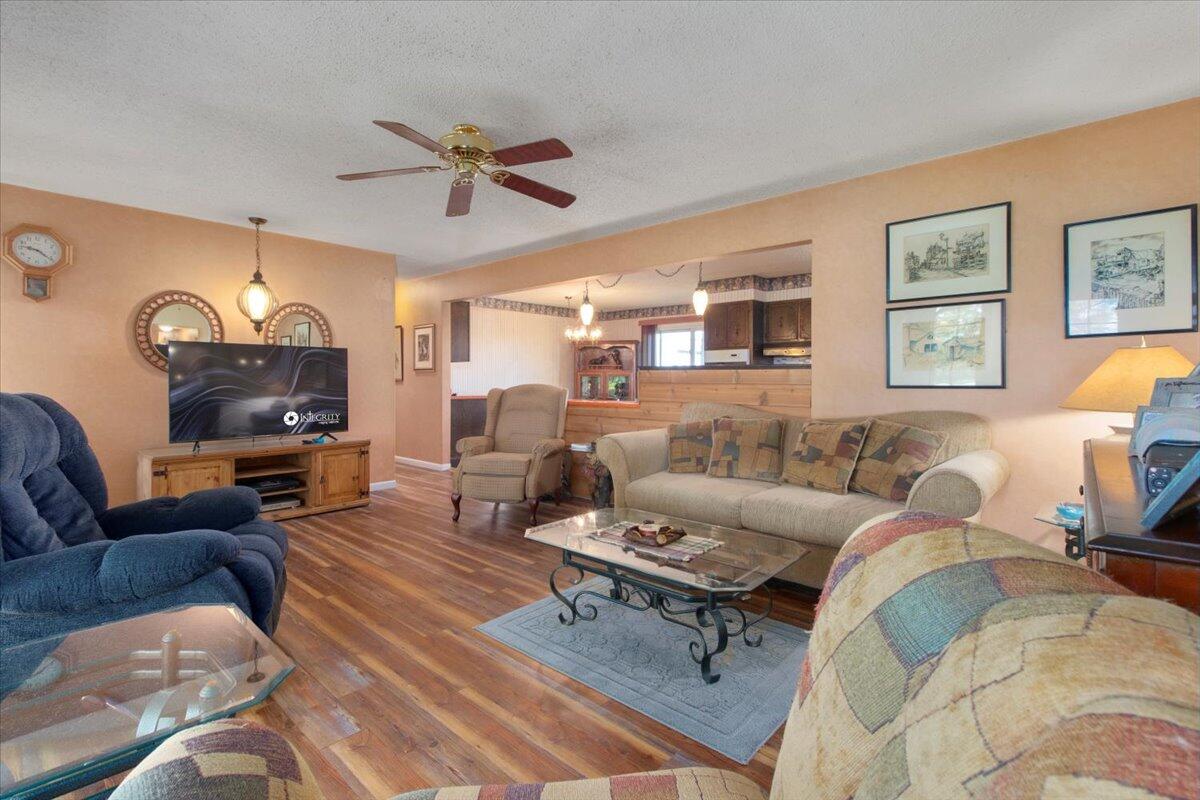 11755 Highway 137 Property Photo 9