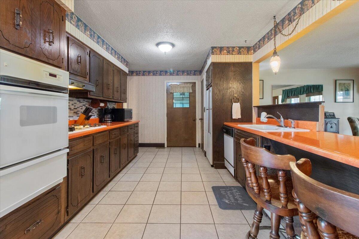 11755 Highway 137 Property Photo 11