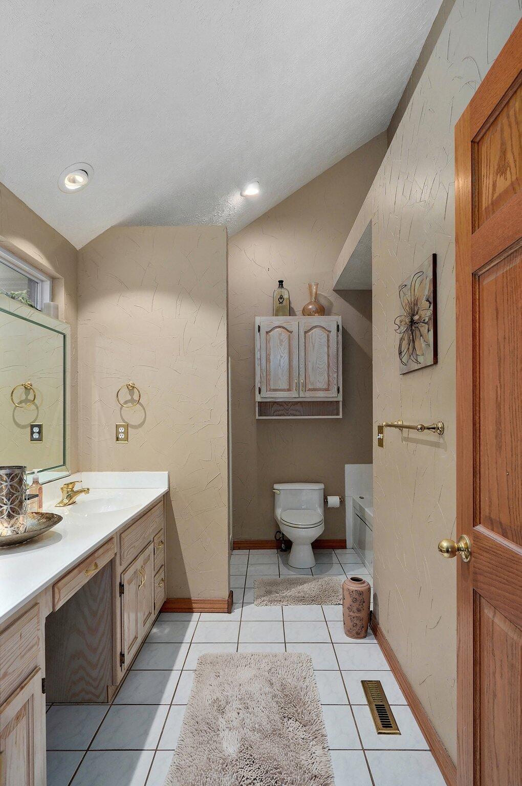 1010 East Lakewood Street Property Photo 17