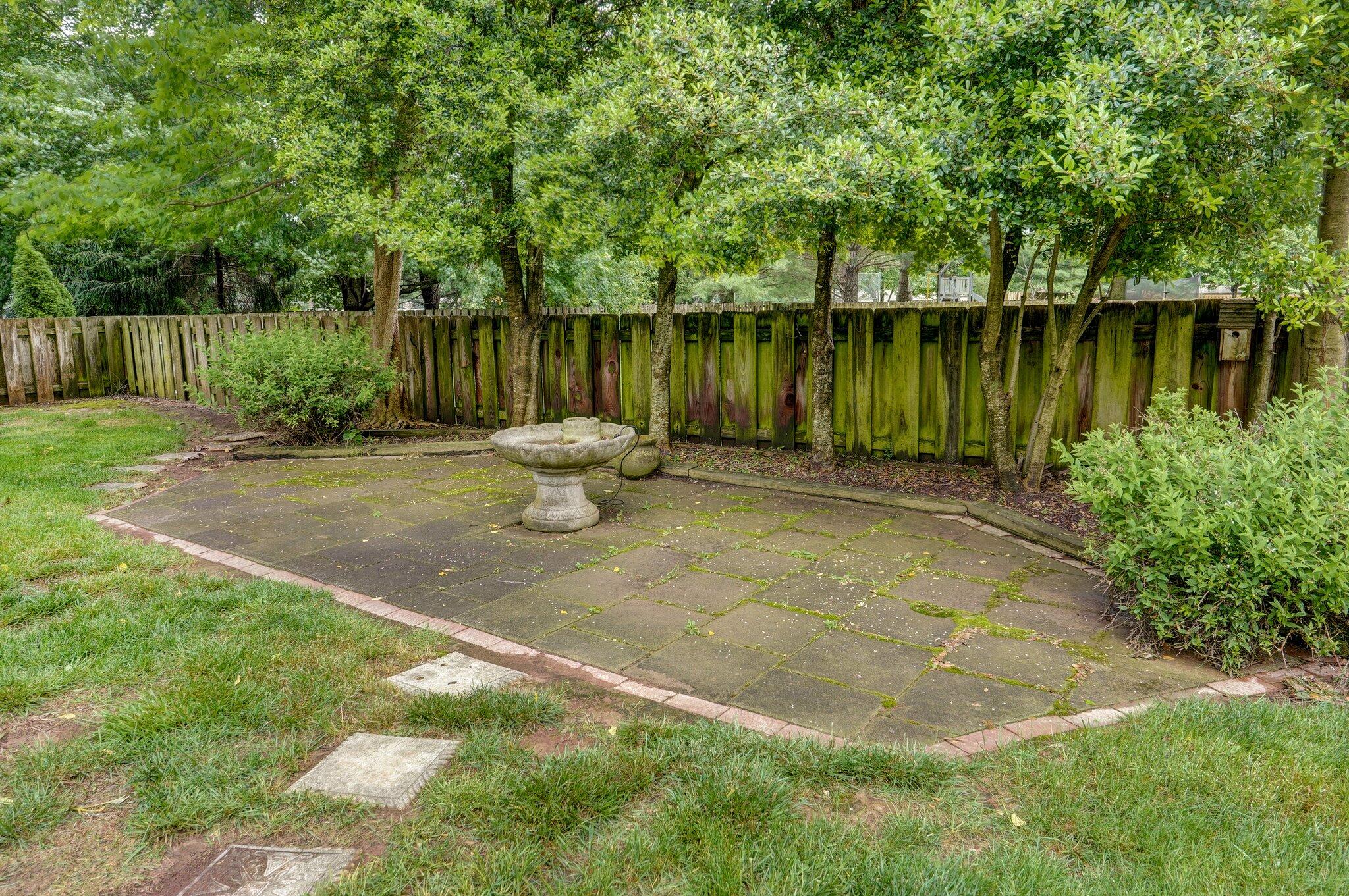 1010 East Lakewood Street Property Photo 27