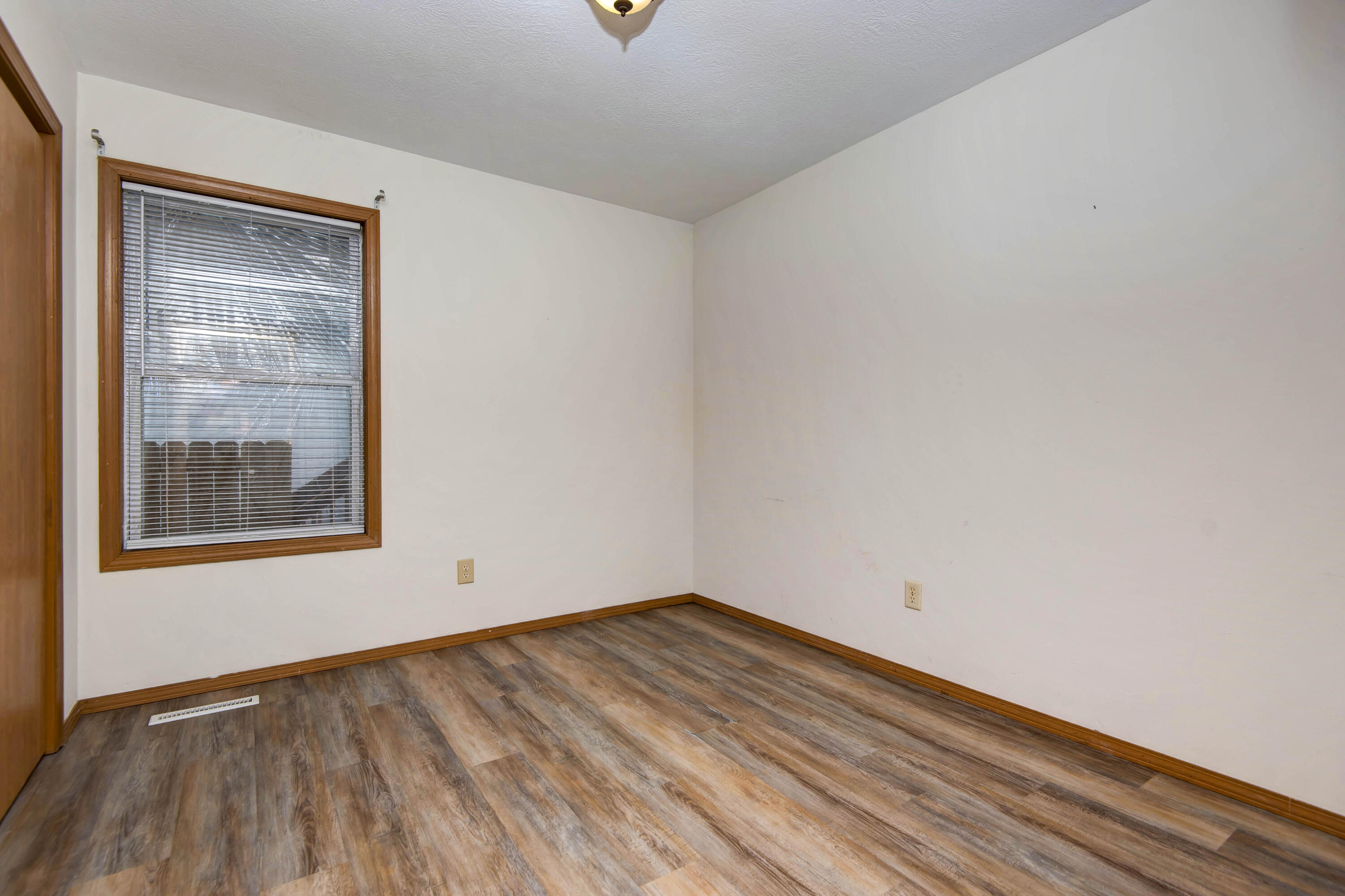 3243 West Lynn Street Property Photo 13