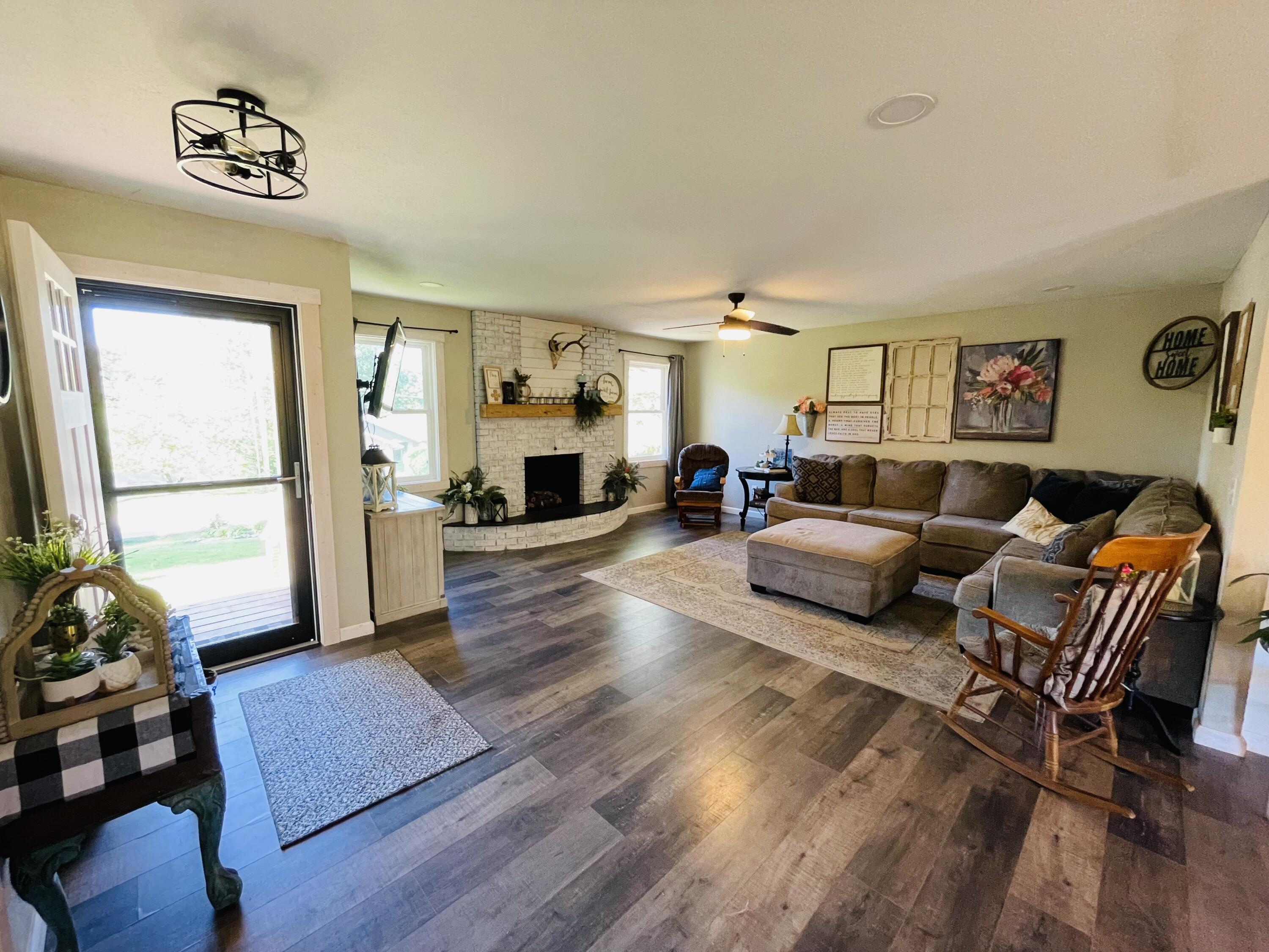 1705 Lakeview Drive Property Photo 8
