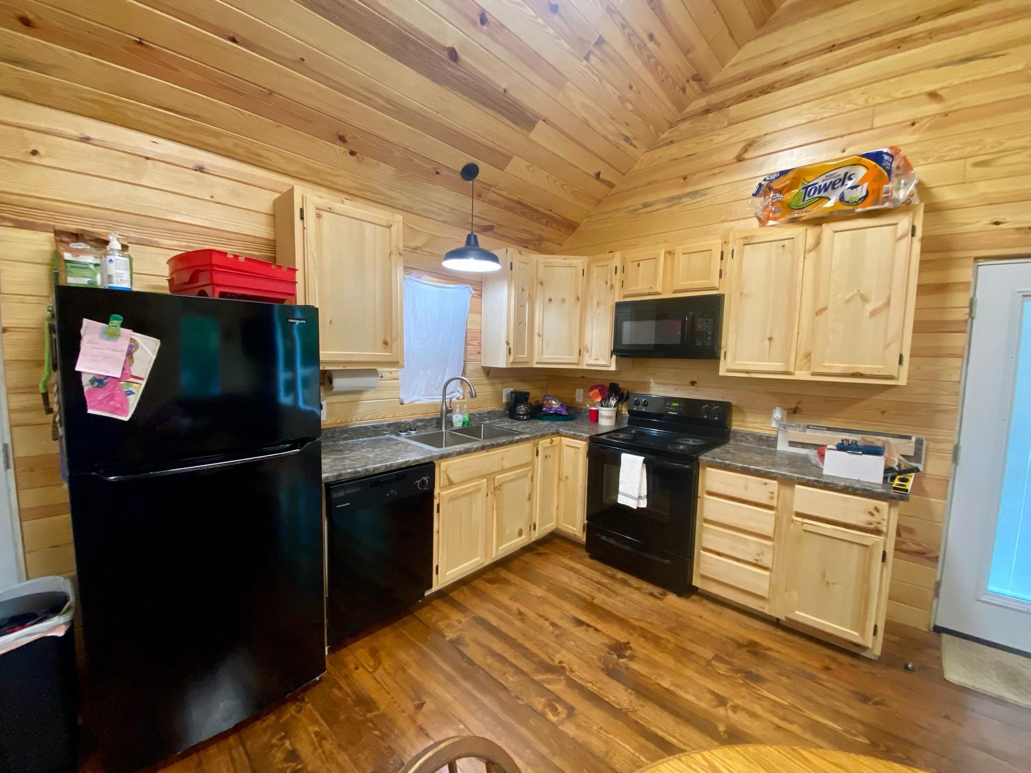 213 Spring Lake Drive Property Photo 7