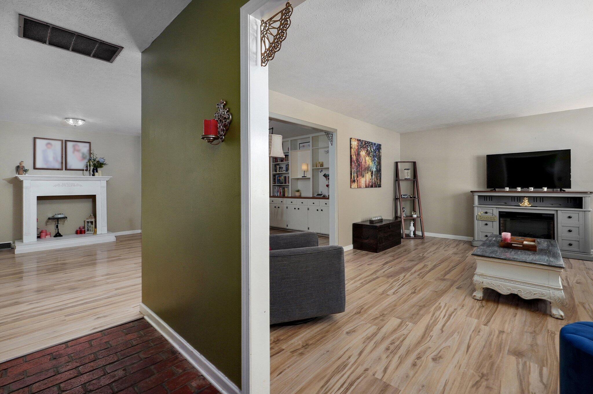 1511 East University Street Property Photo 8