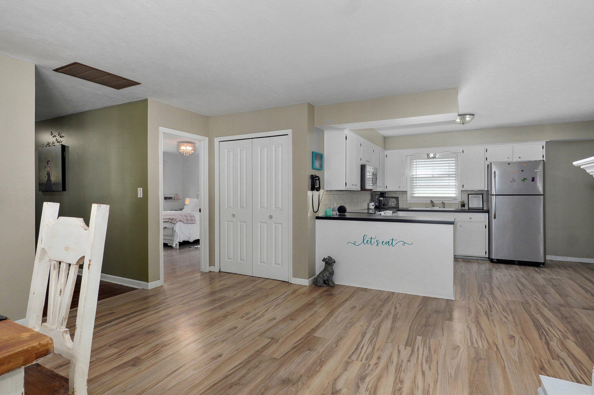 1511 East University Street Property Photo 15