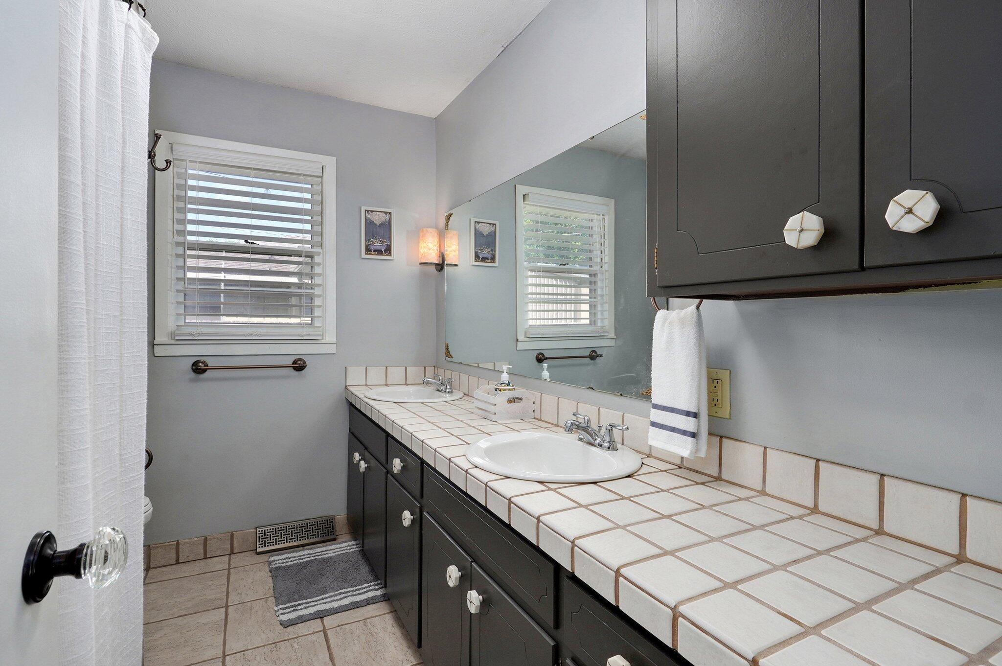 1511 East University Street Property Photo 25