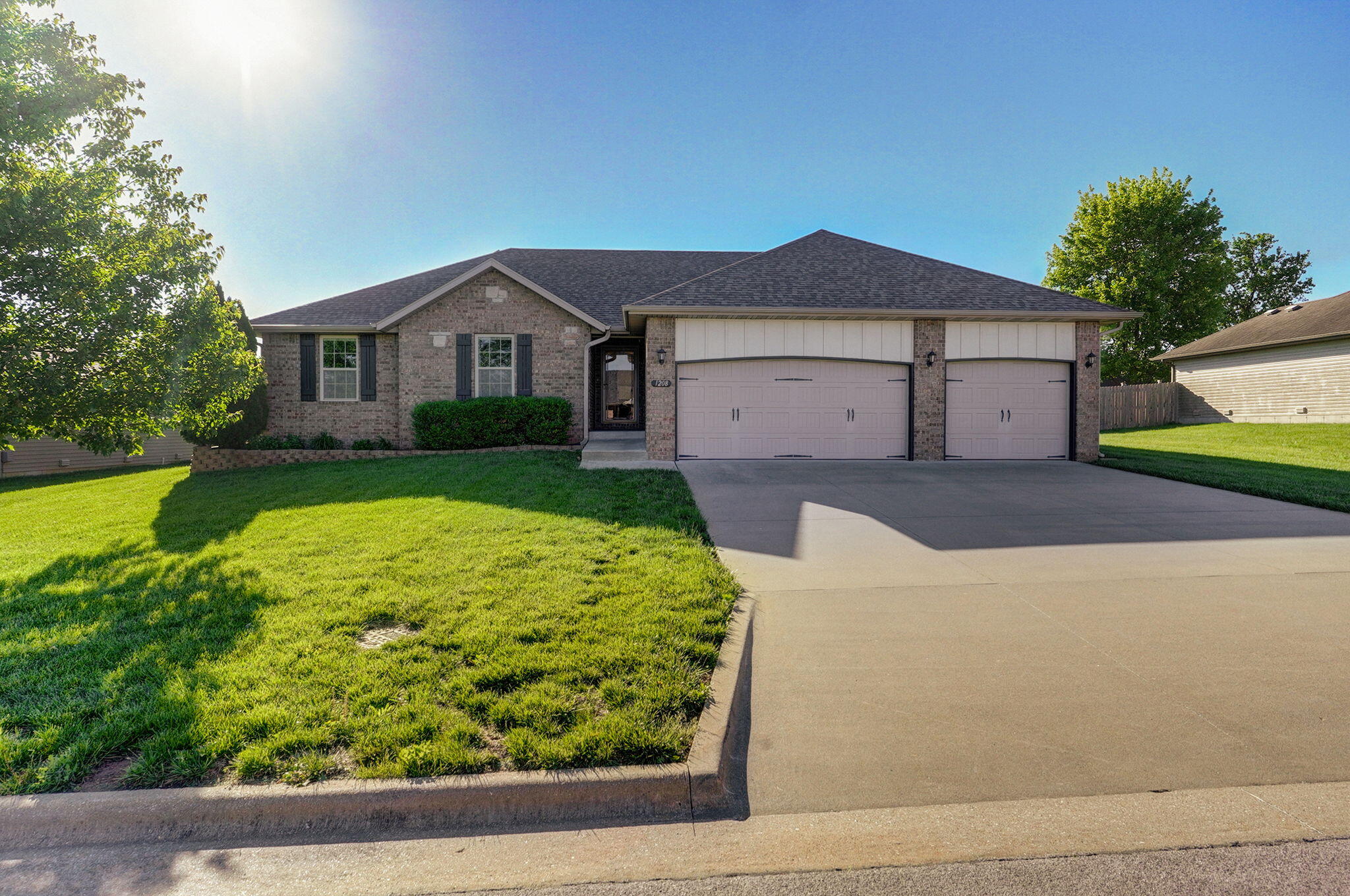 1208 South Jaylin Avenue Property Photo 1