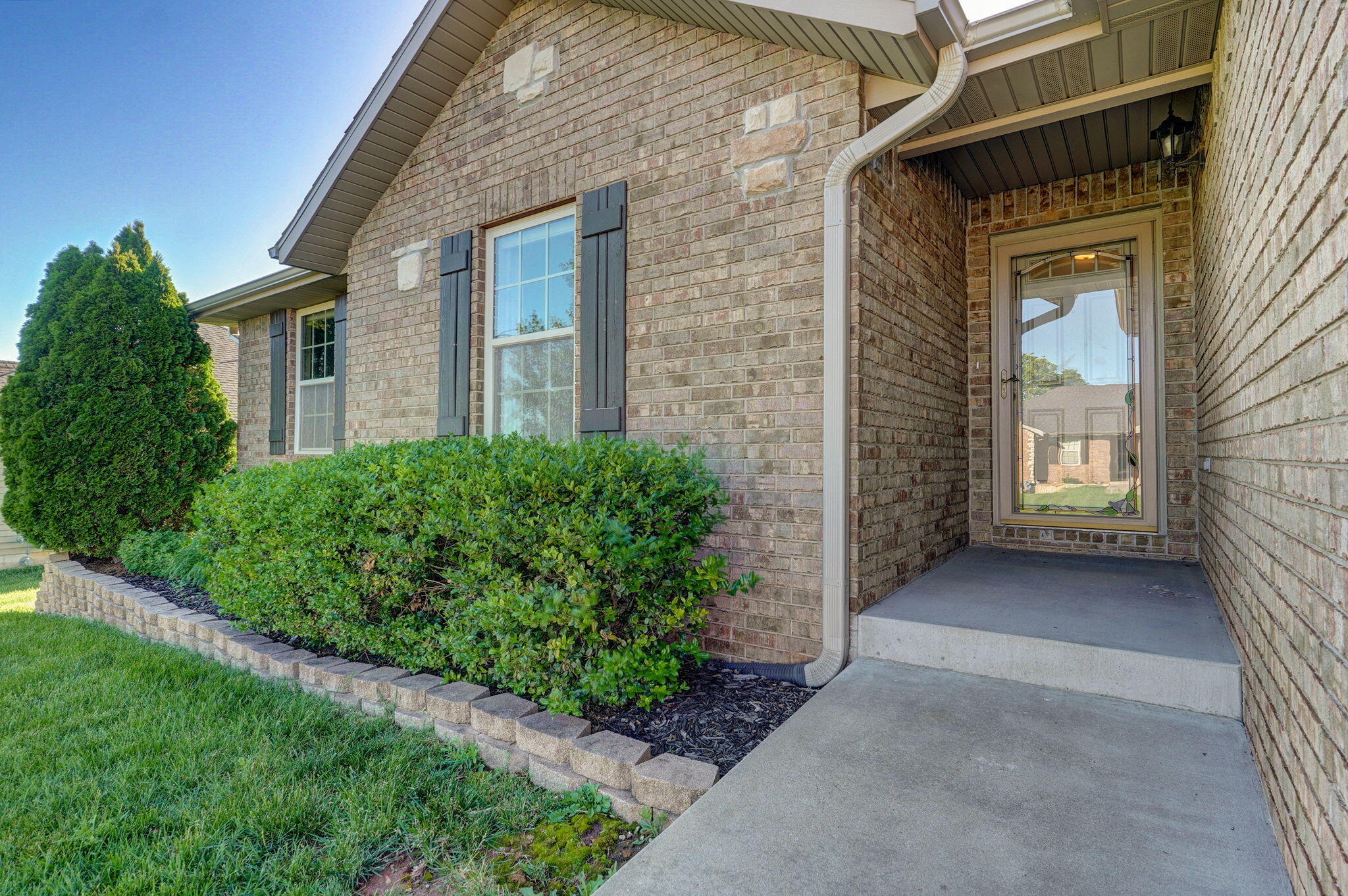 1208 South Jaylin Avenue Property Photo 4