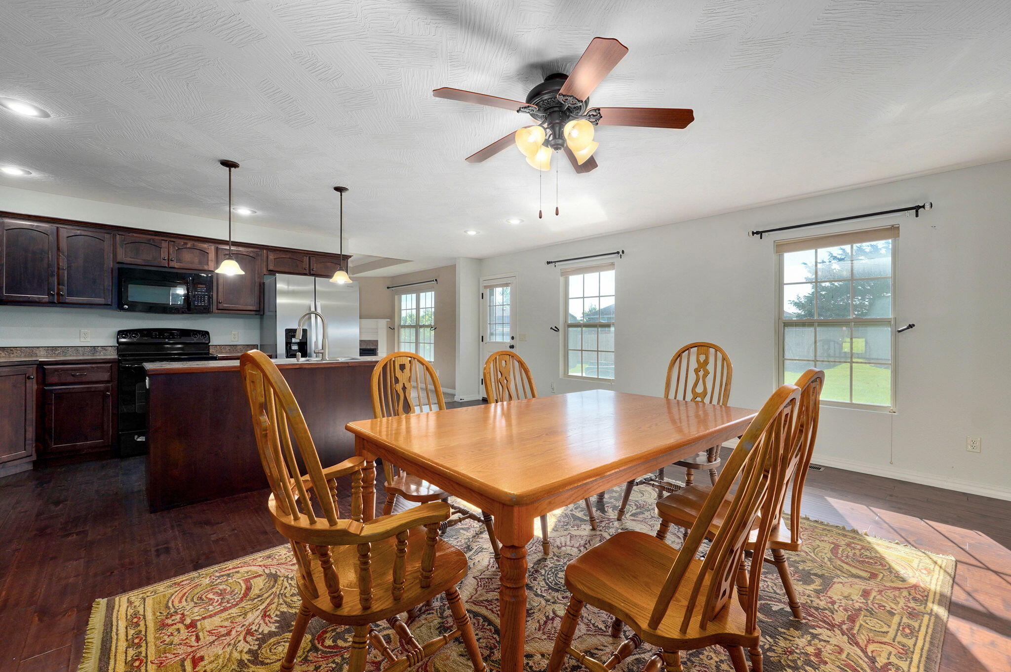 1208 South Jaylin Avenue Property Photo 7