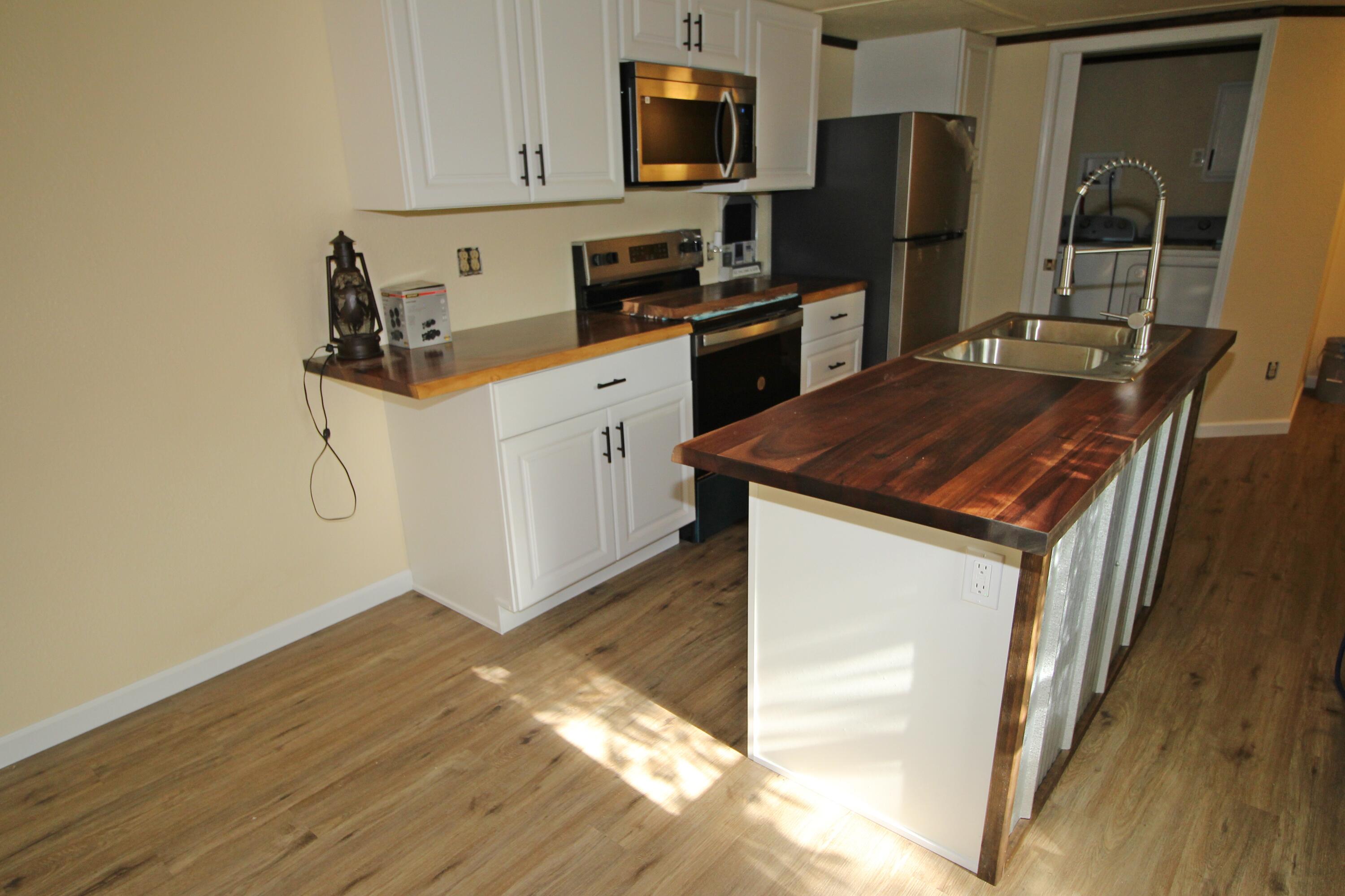 927 Race Street Property Photo 1