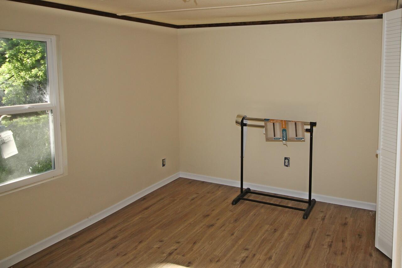927 Race Street Property Photo 4
