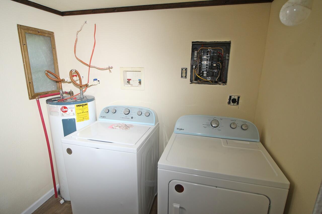 927 Race Street Property Photo 7