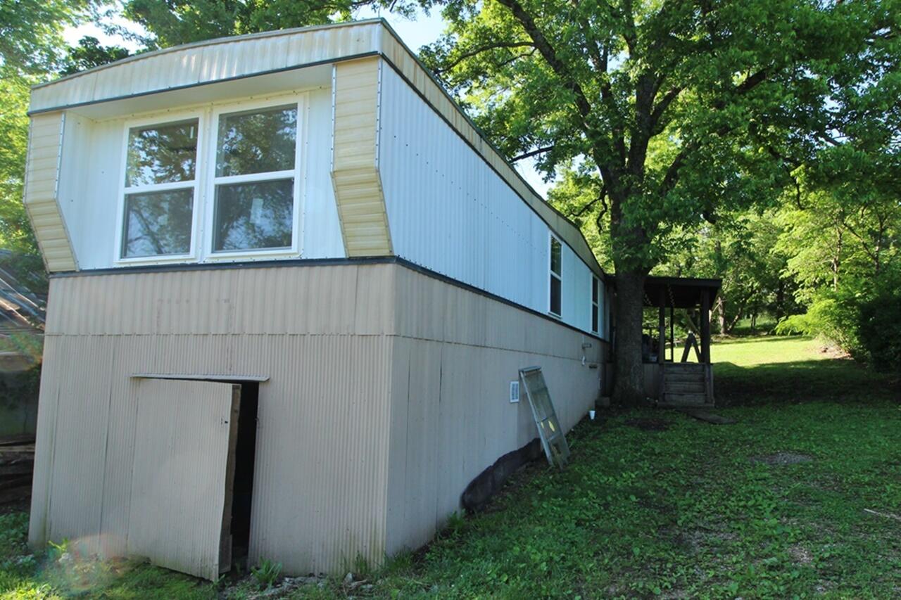 927 Race Street Property Photo 8