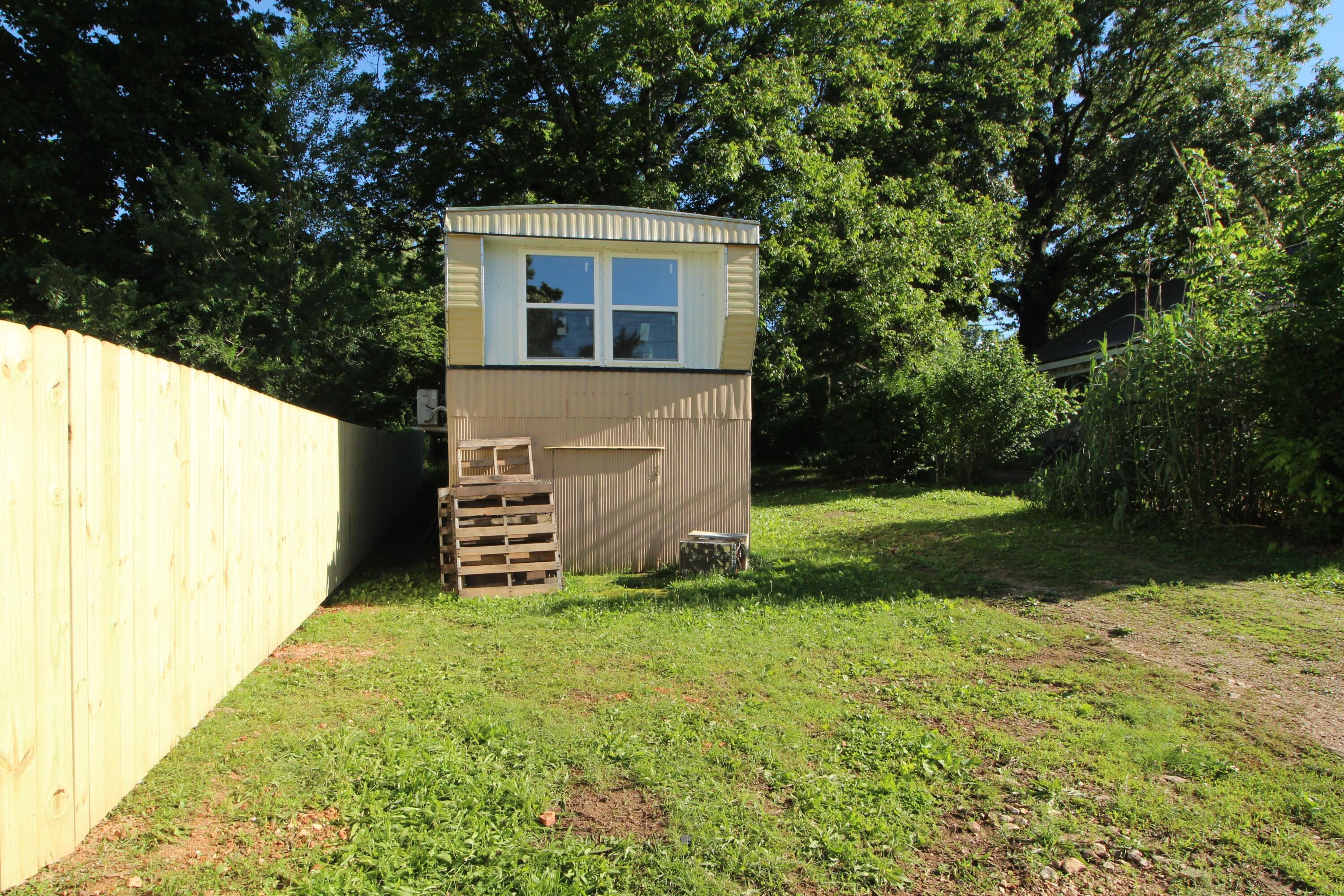 927 Race Street Property Photo 11